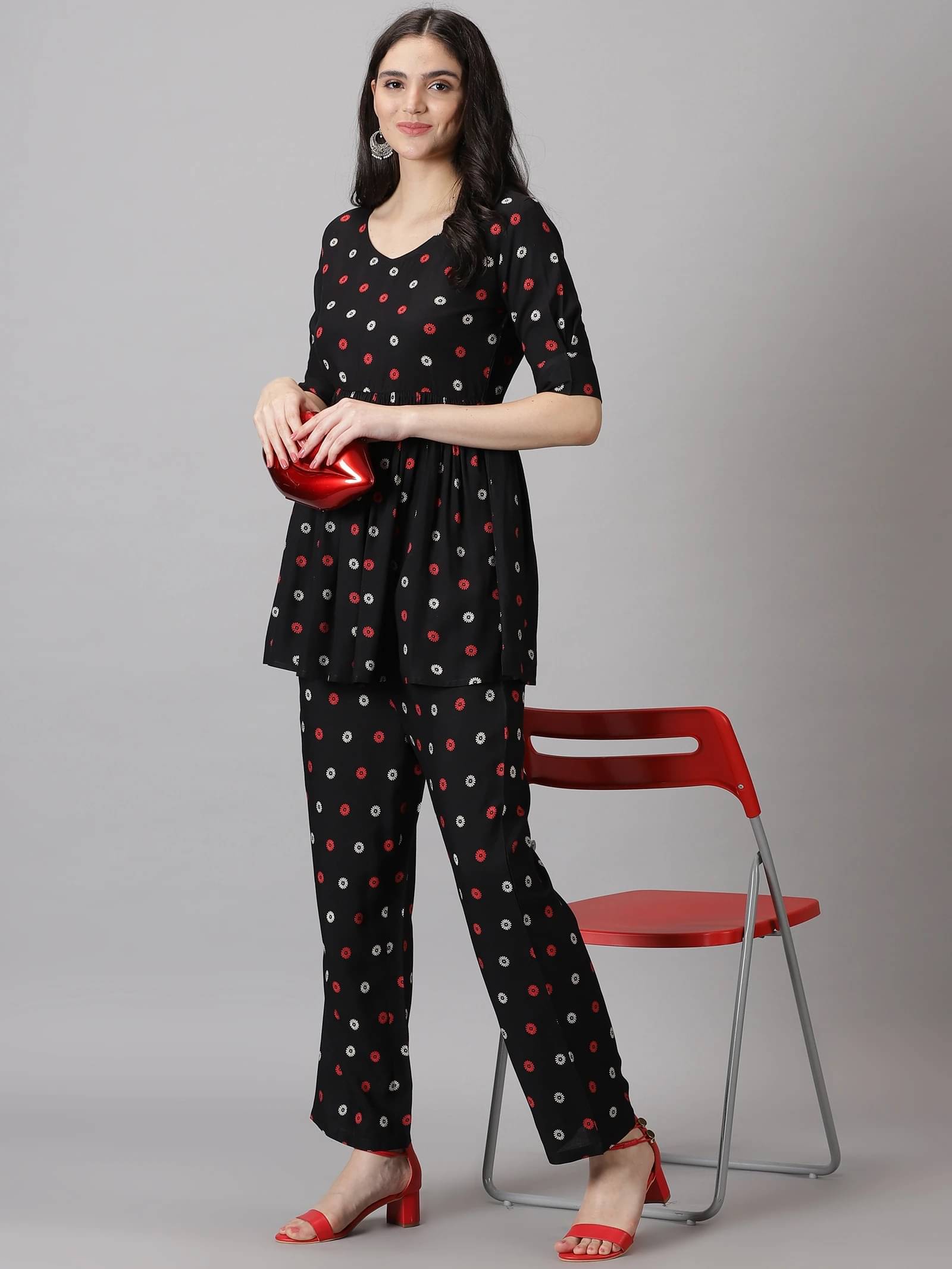 Purshottam Wala Women Printed T-Shirt With Trousers Co-Ord Set ( Black )     			Purshottam Wala Women Printed T-Shirt With Trousers Co-Ord Set ( Black )