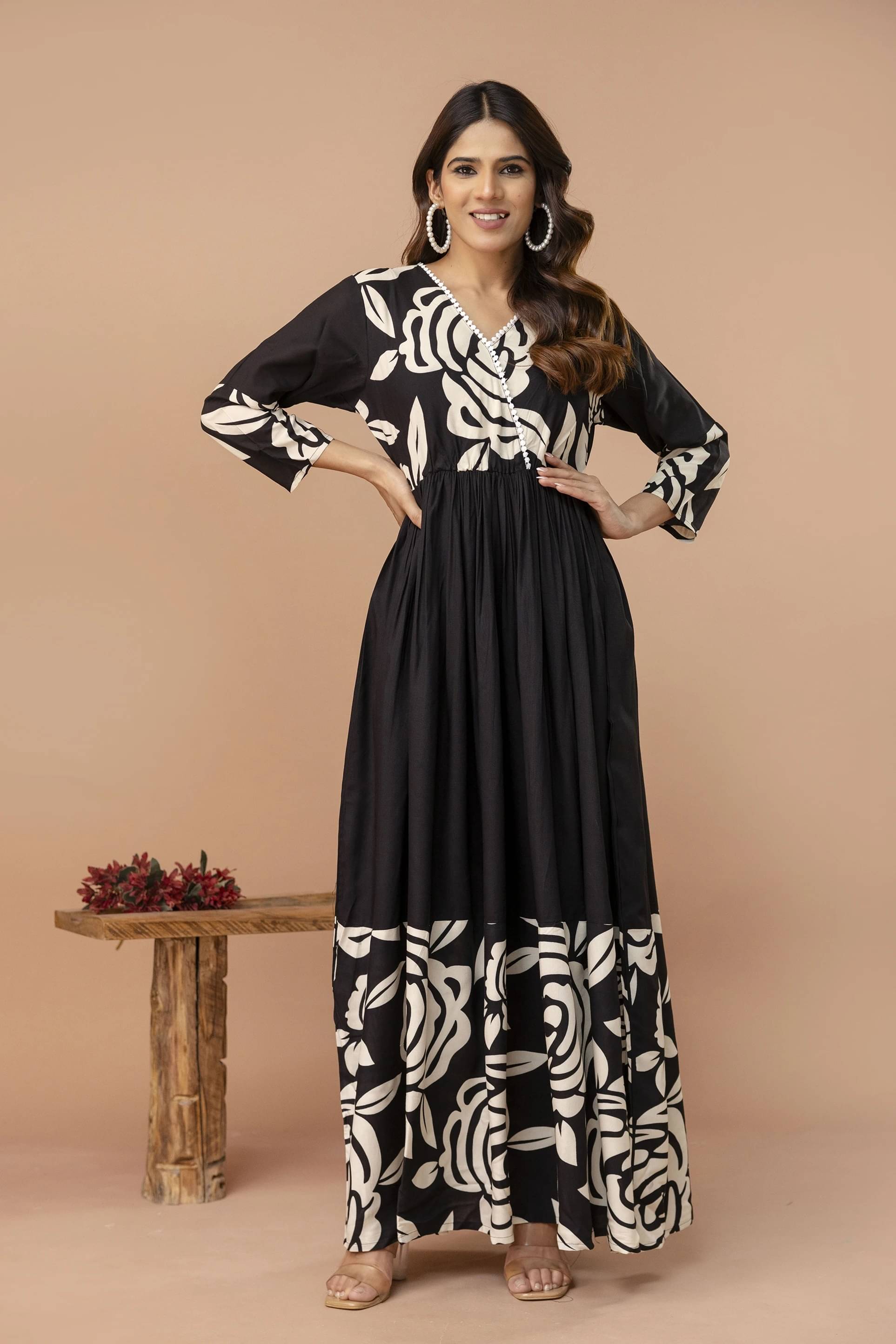     			Purshottam Wala Women Viscose Rayon Printed A-line Dress ( Black )