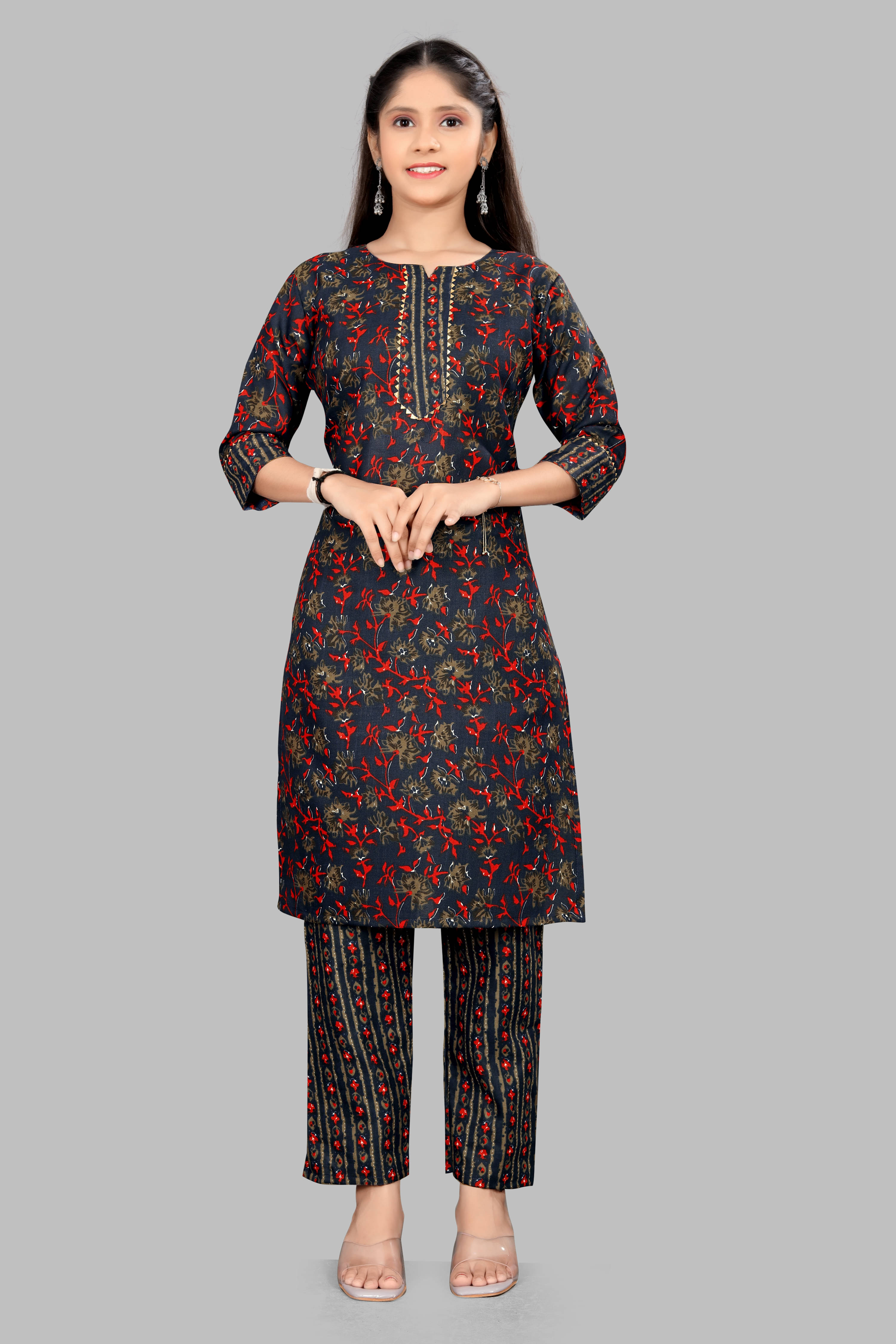     			Sabana FASHION Girls Cotton Blend Kurti with Pants ( Pack of 1 , Multicolor )