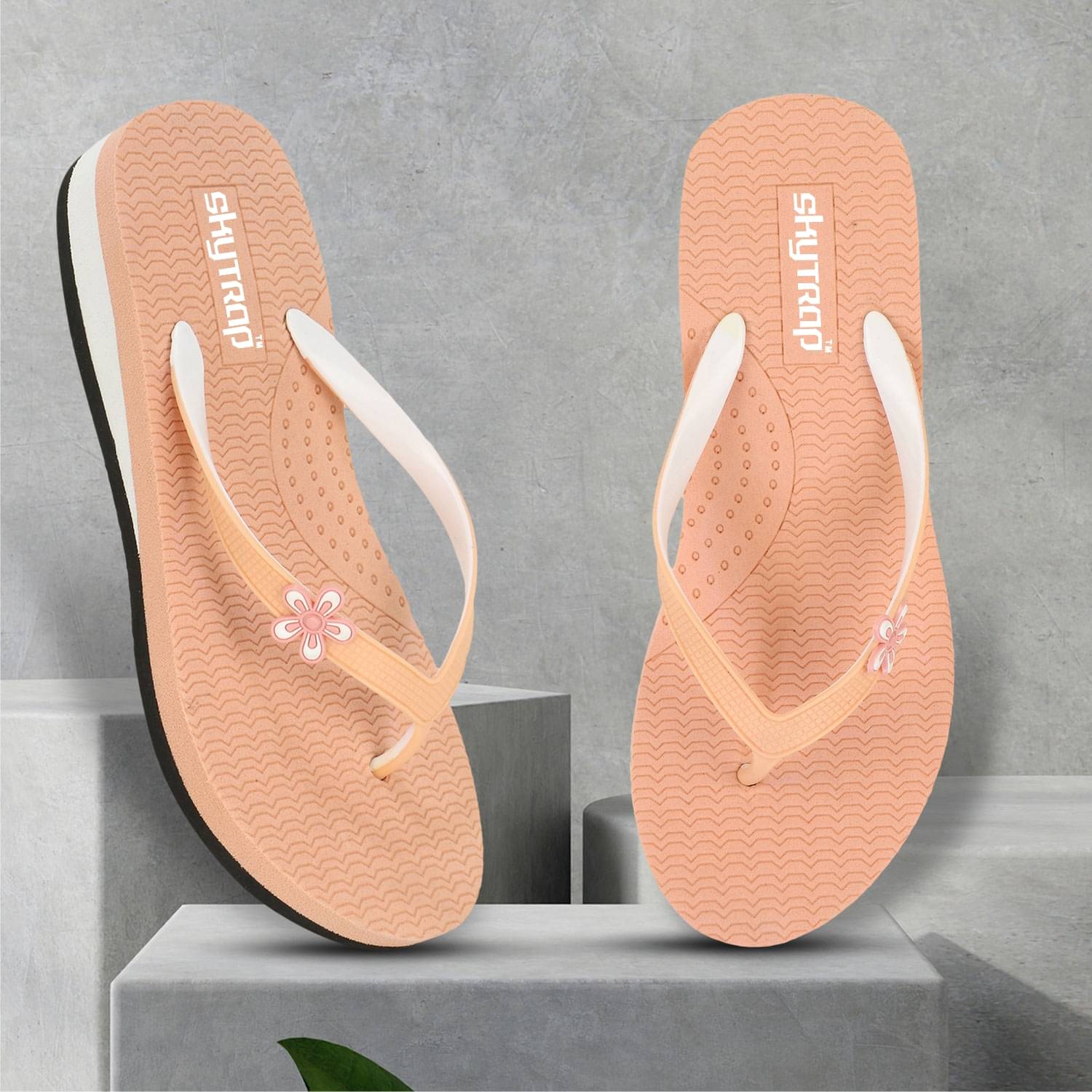     			Skytrap Pink Women's Daily Slipper