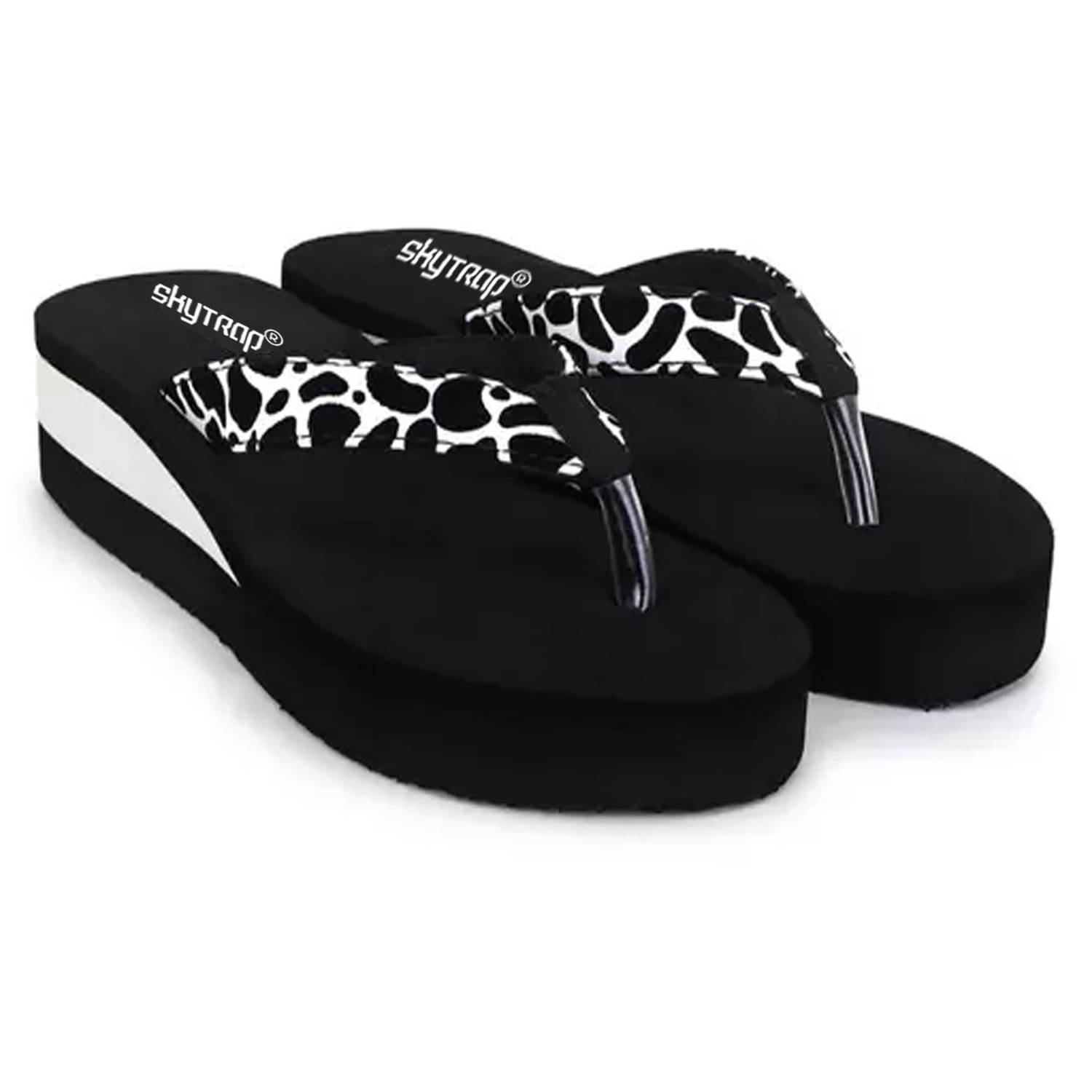     			Skytrap White Women's Daily Slipper