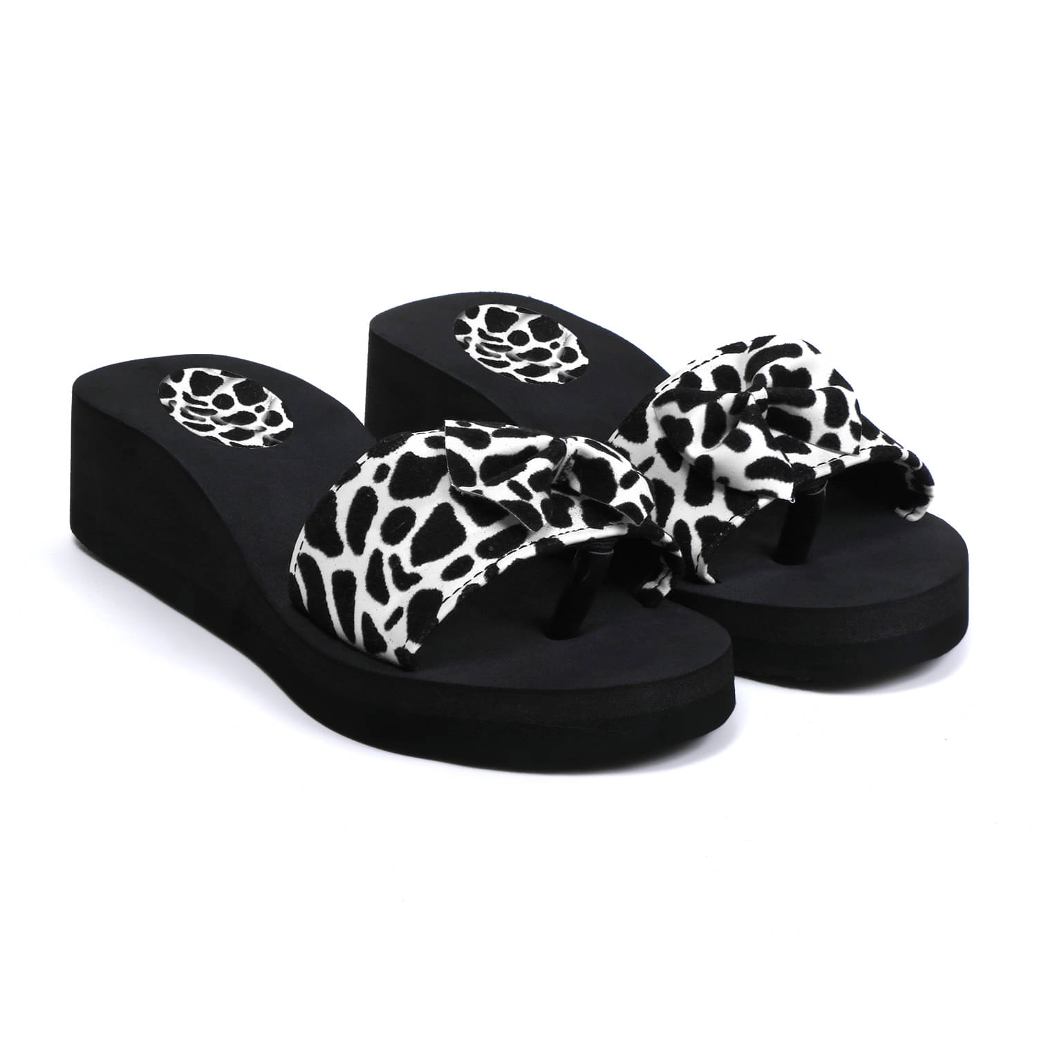     			Skytrap White Women's Daily Slipper