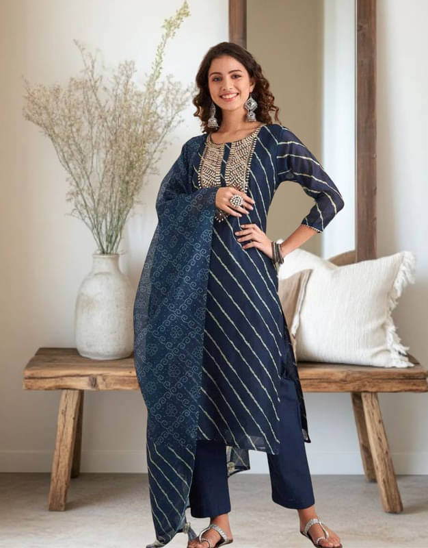 Supar Sleave Women Rayon Embroidered Straight Kurti With Pants ( Navy Blue ) Supar Sleave Women Rayon Embroidered Straight Kurti With Pants ( Navy Blue )