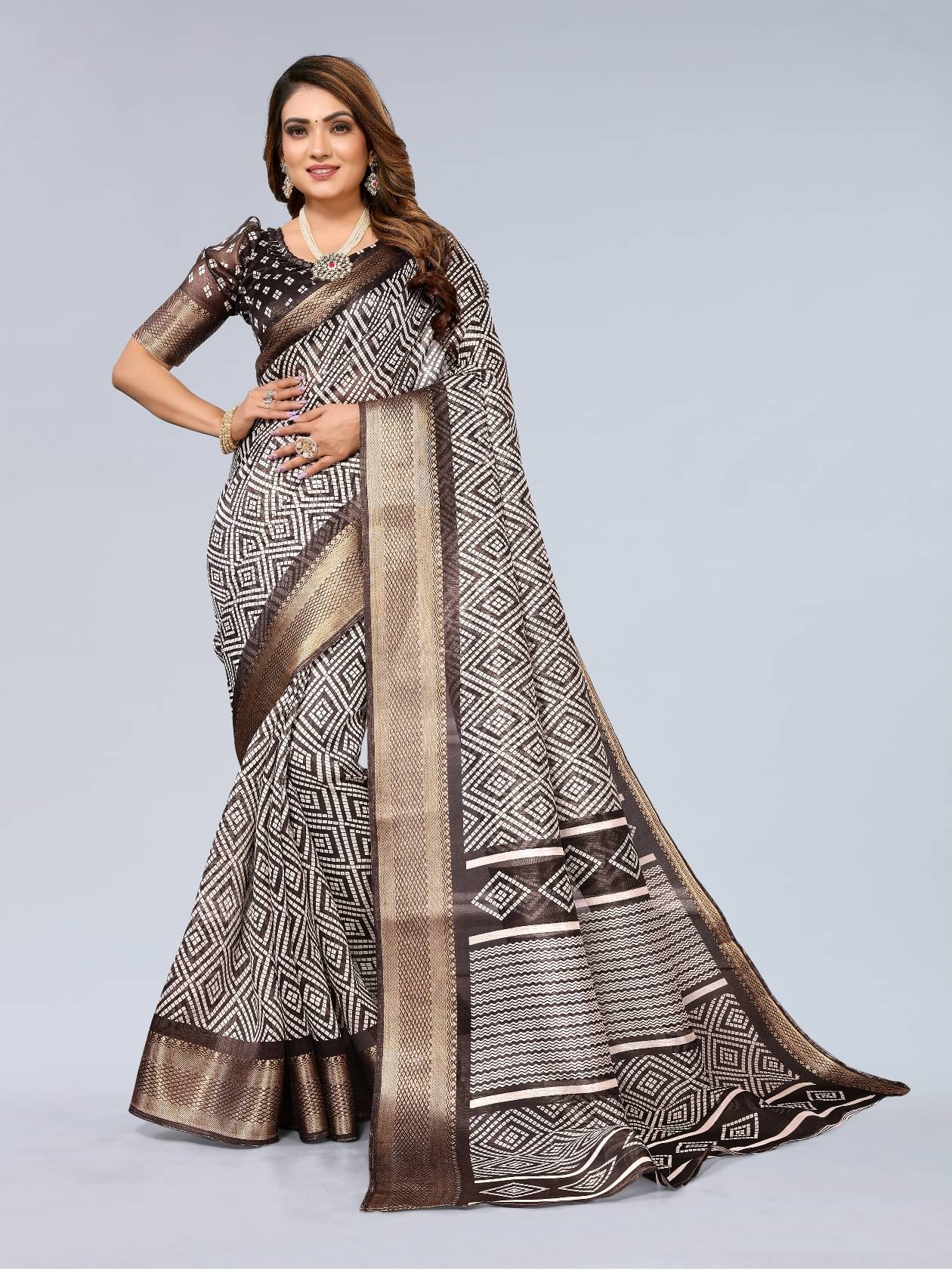     			BANDHANI VILLA Cotton Blend Printed Regular Saree With Unstitched Blouse Piece ( Coffee )