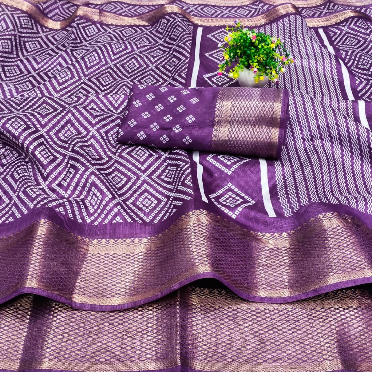     			BANDHANI VILLA Cotton Blend Printed Regular Saree With Unstitched Blouse Piece ( Wine )