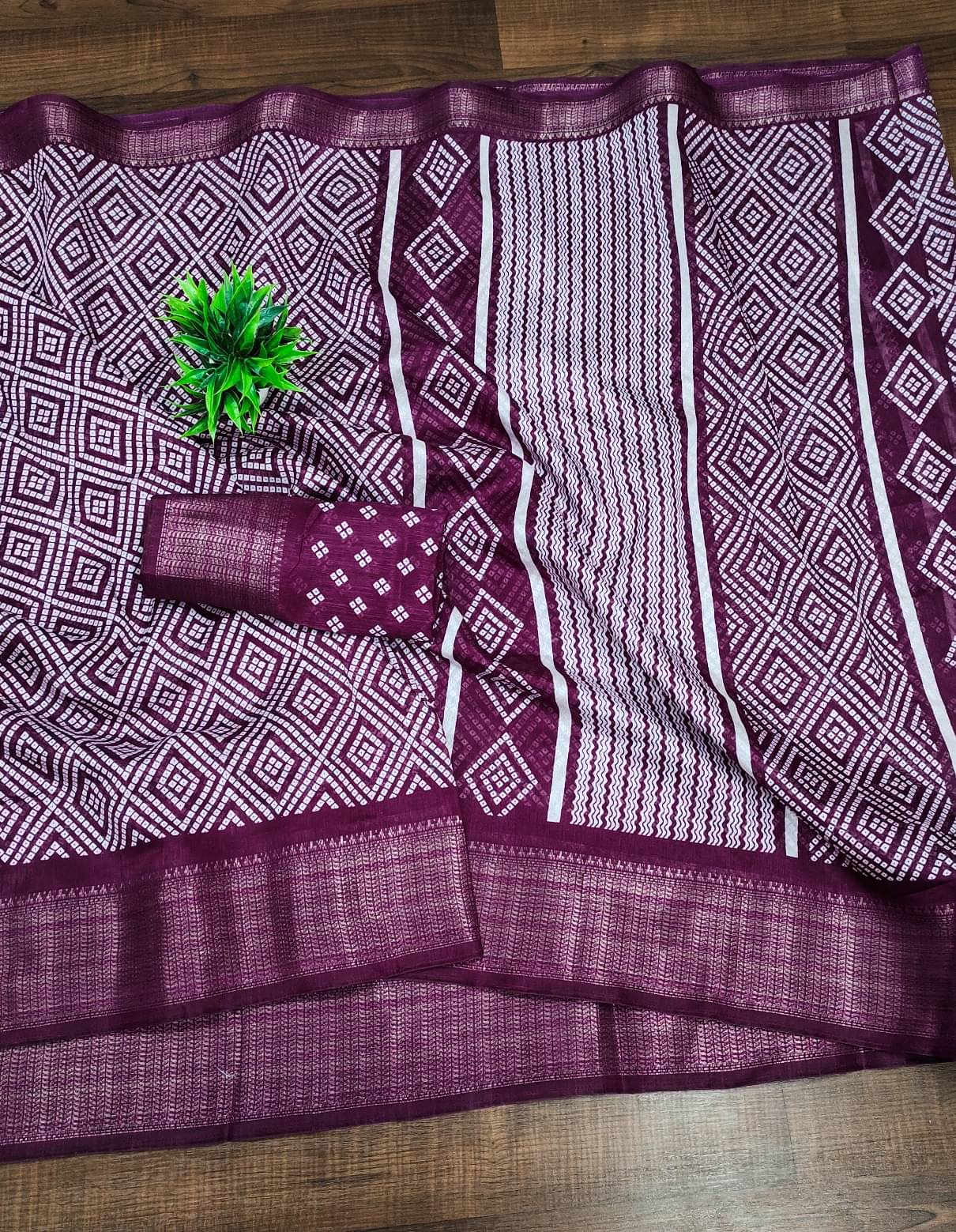 BANDHANI VILLA Cotton Blend Printed Regular Saree With Unstitched Blouse Piece ( Wine ) BANDHANI VILLA Cotton Blend Printed Regular Saree With Unstitched Blouse Piece ( Wine )