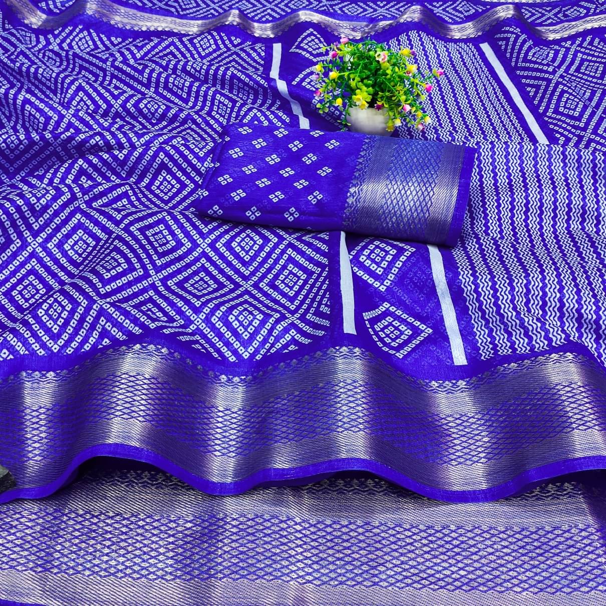     			BANDHANI VILLA Cotton Blend Printed Regular Saree With Unstitched Blouse Piece ( Blue )