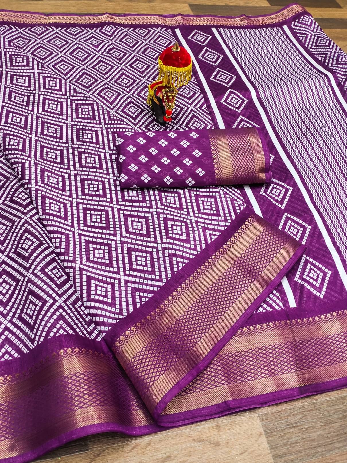     			BANDHANI VILLA Cotton Blend Printed Regular Saree With Unstitched Blouse Piece ( Wine )