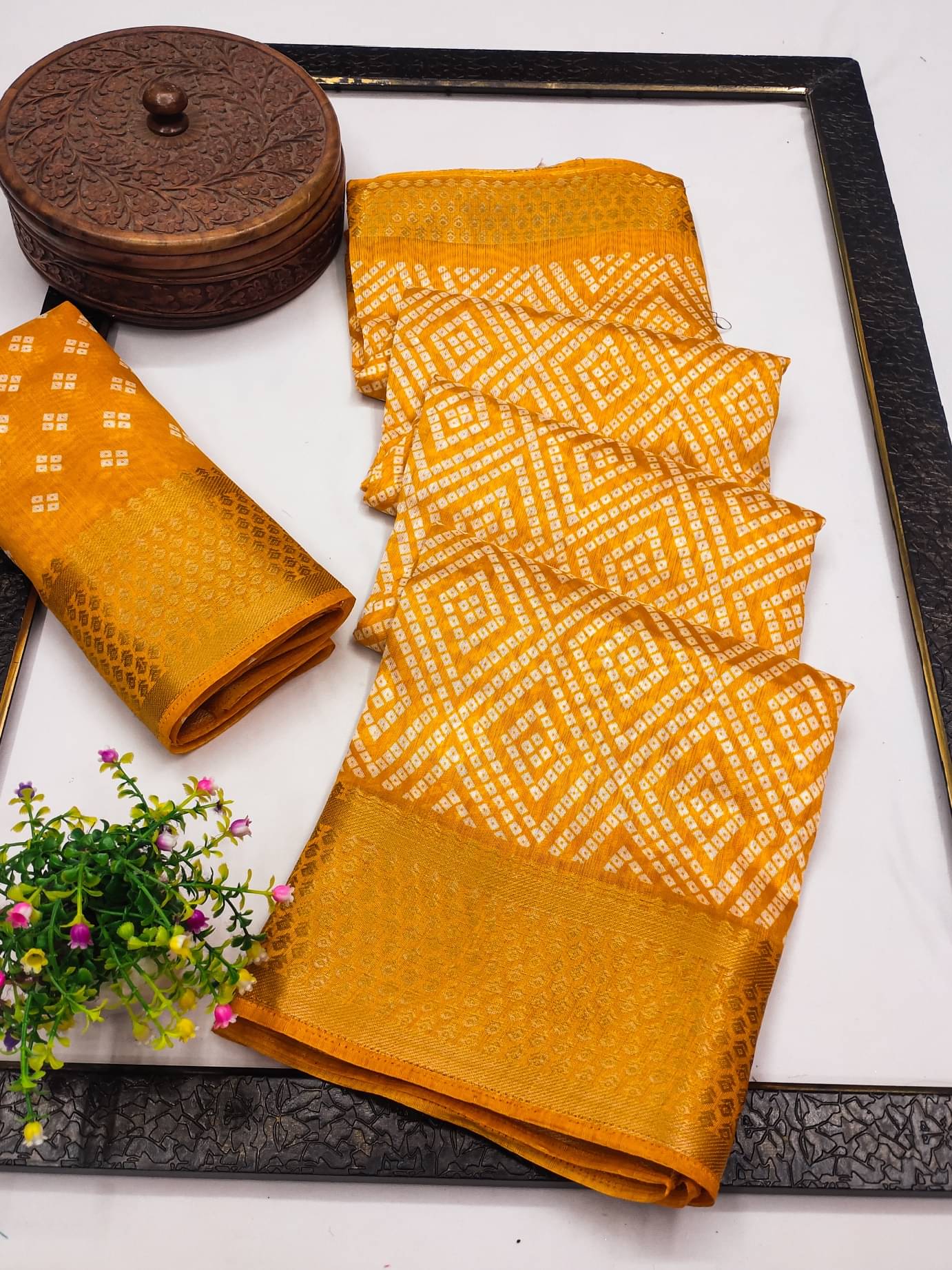     			BANDHANI VILLA Cotton Blend Printed Regular Saree With Unstitched Blouse Piece ( Mustard )