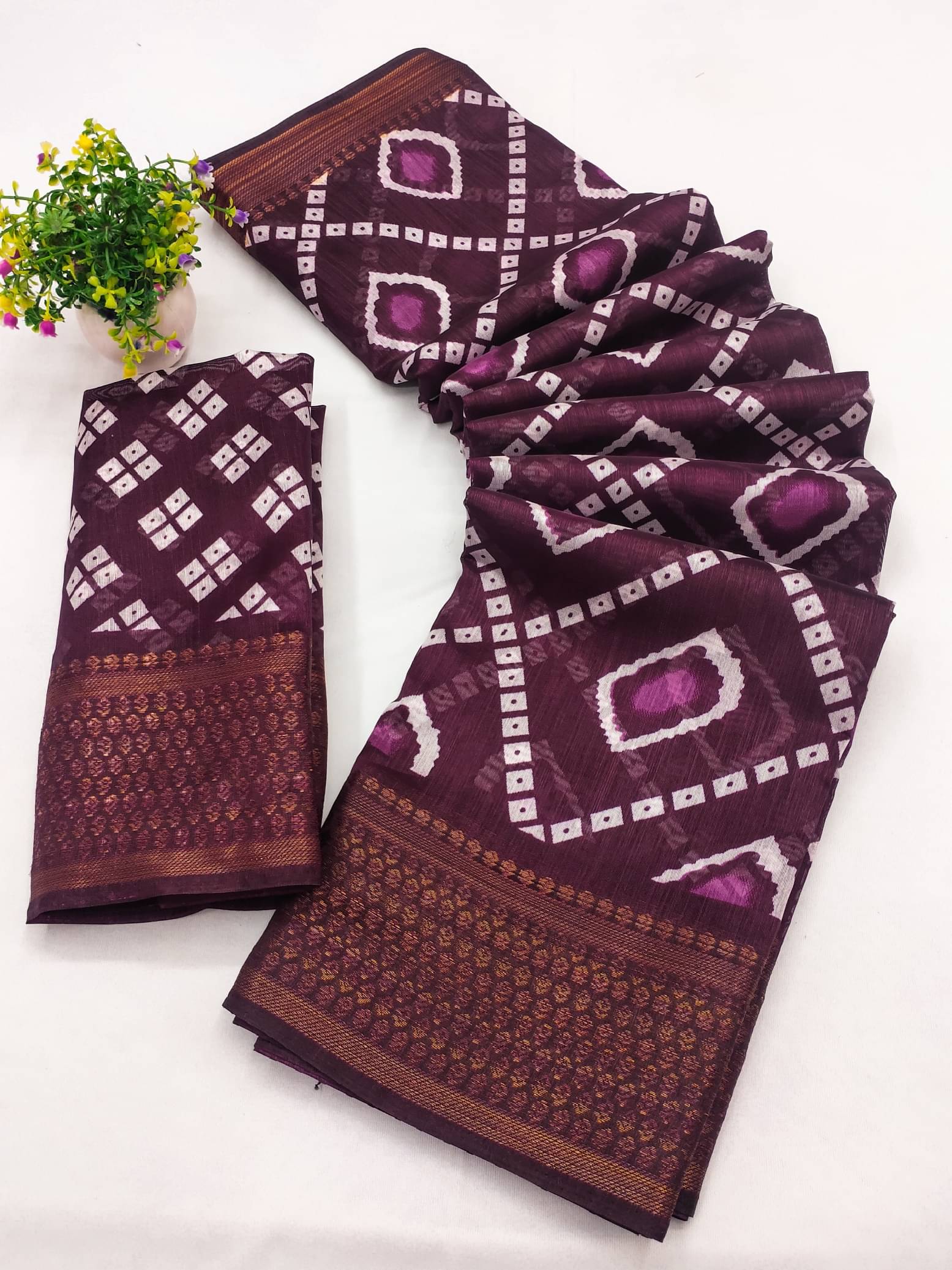     			BANDHANI VILLA Cotton Blend Printed Regular Saree With Unstitched Blouse Piece ( Wine )