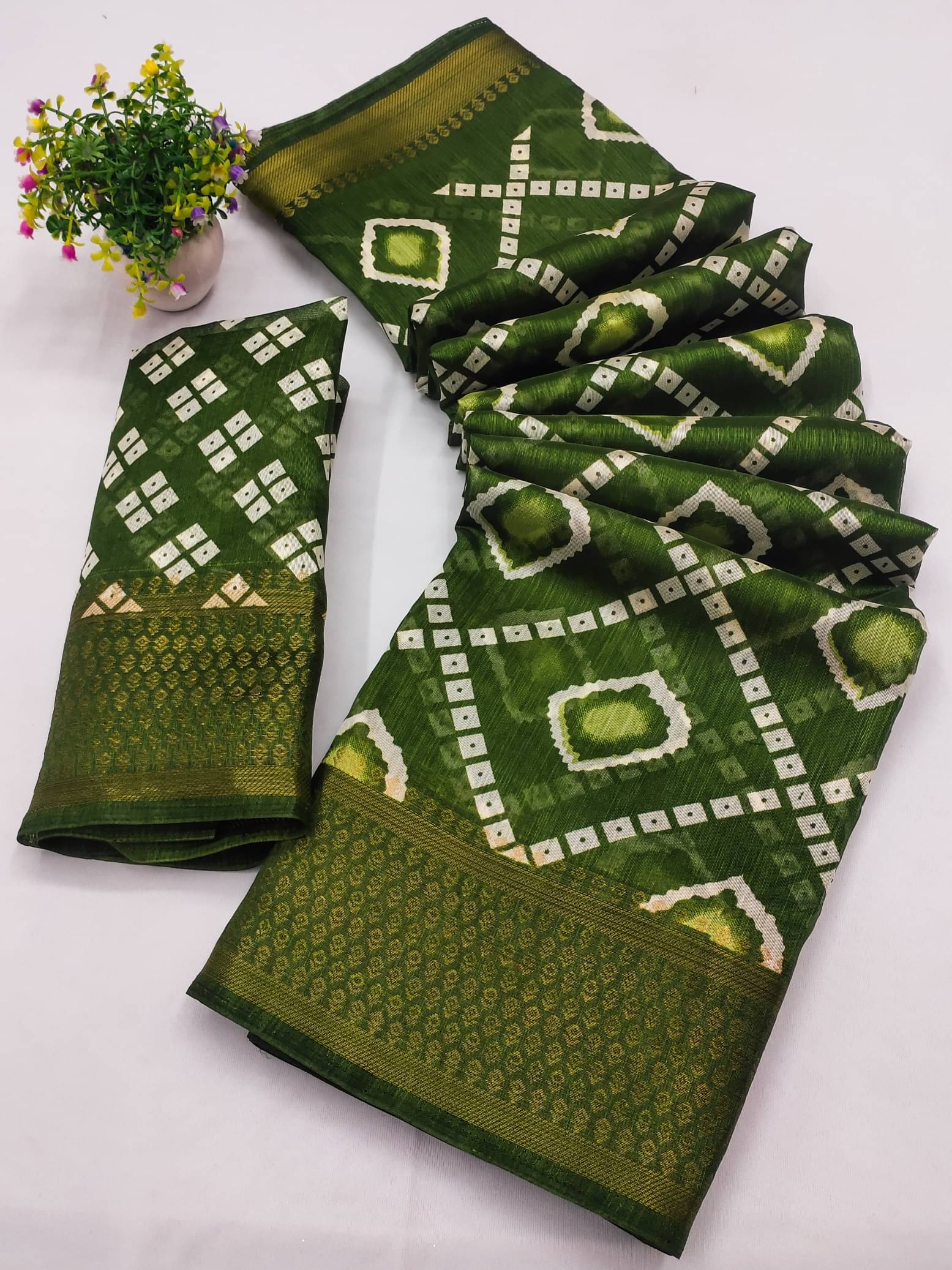 BANDHANI VILLA Cotton Blend Printed Regular Saree With Unstitched Blouse Piece ( Olive ) BANDHANI VILLA Cotton Blend Printed Regular Saree With Unstitched Blouse Piece ( Olive )