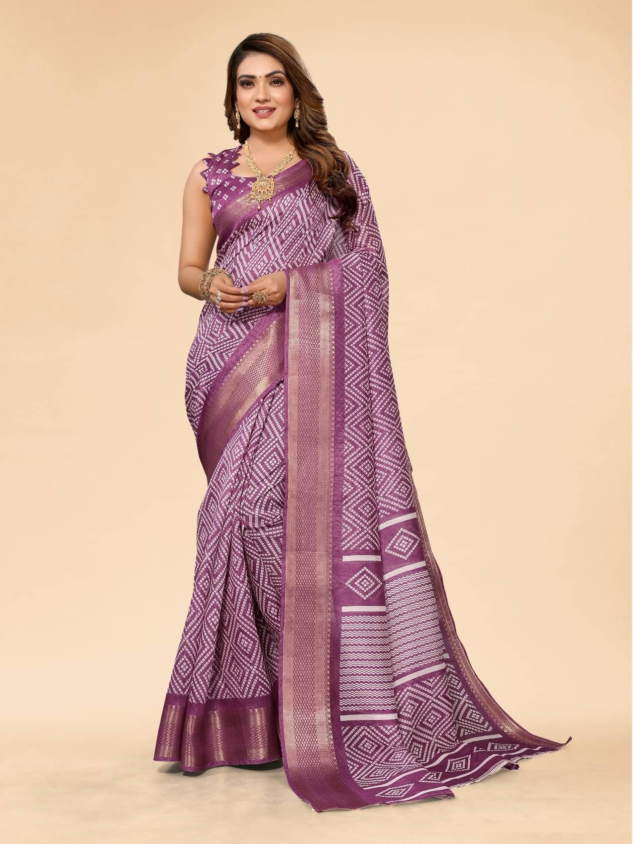 BANDHANI VILLA Cotton Blend Printed Regular Saree With Unstitched Blouse Piece ( Wine ) BANDHANI VILLA Cotton Blend Printed Regular Saree With Unstitched Blouse Piece ( Wine )