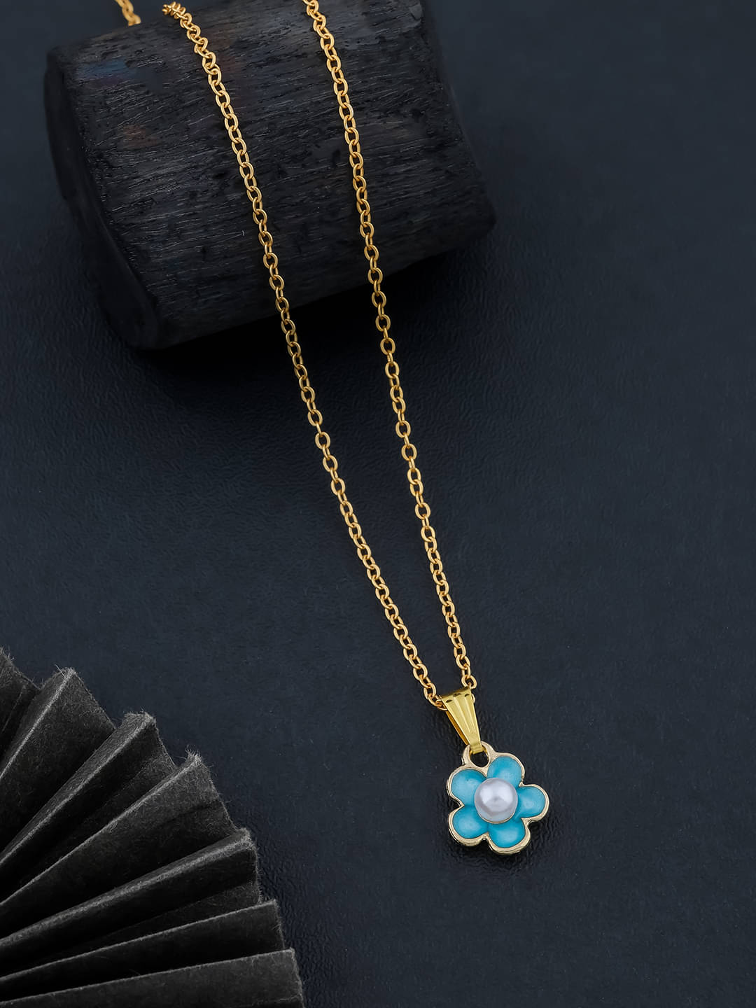     			BRANDSOON Blue Pendant ( Pack of 1 )