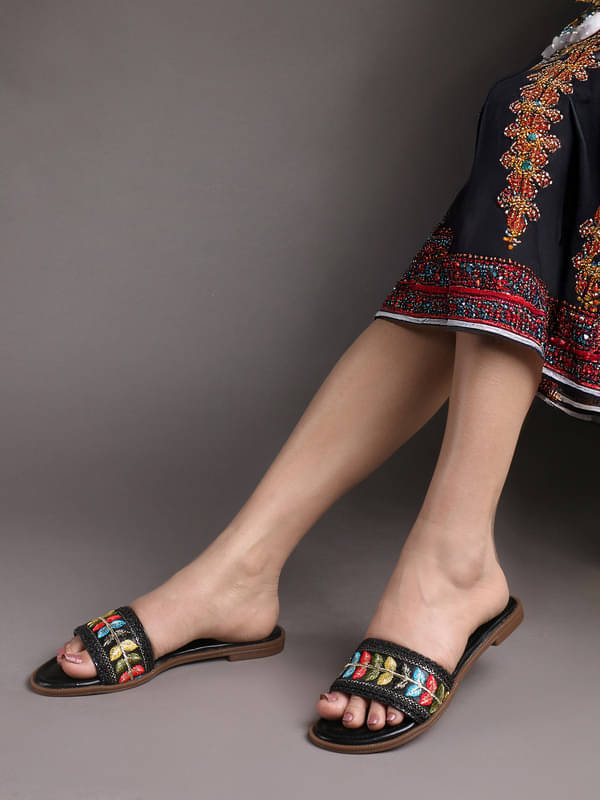     			Sukun Black Women's Flats