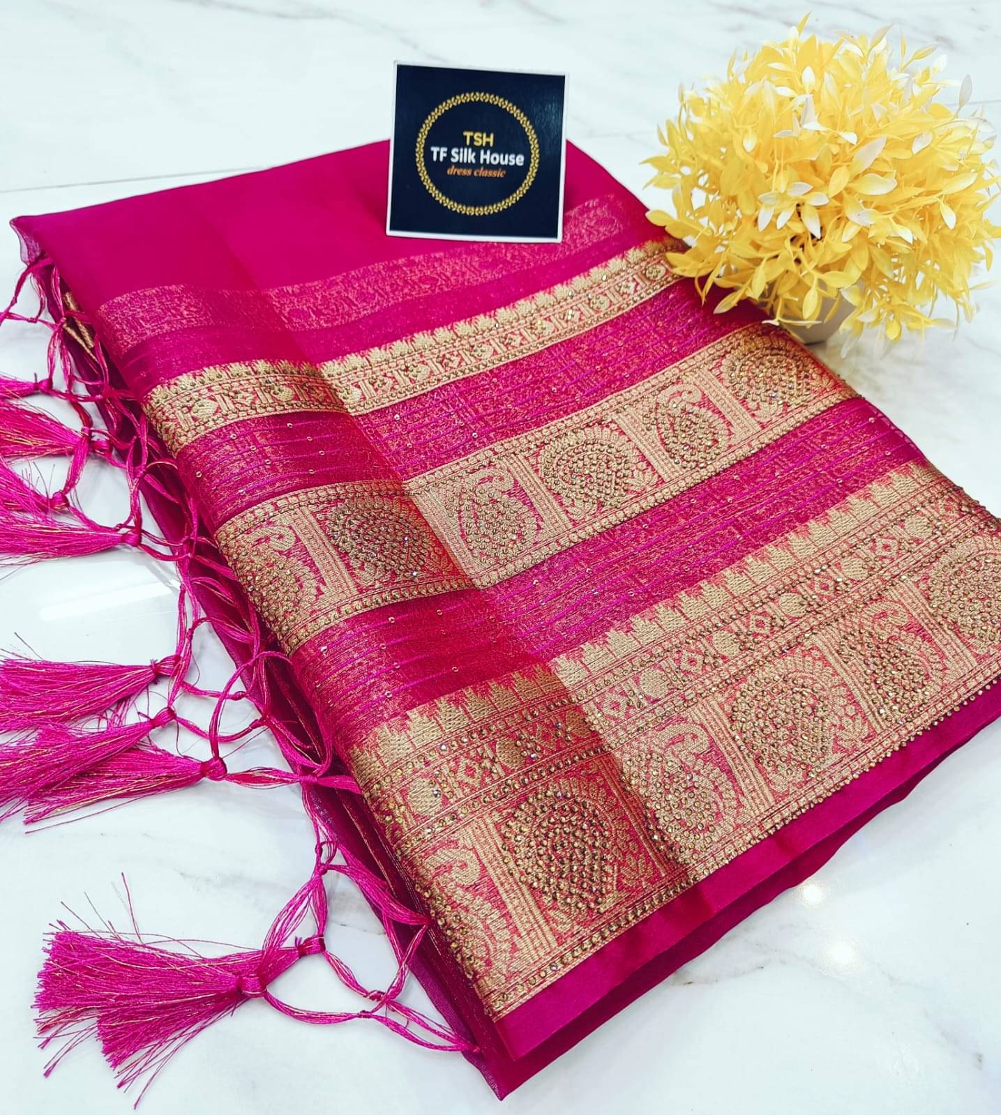     			TF SILK HOUSE Organza Dyed Banarasi saree With Unstitched Blouse Piece ( Pink )