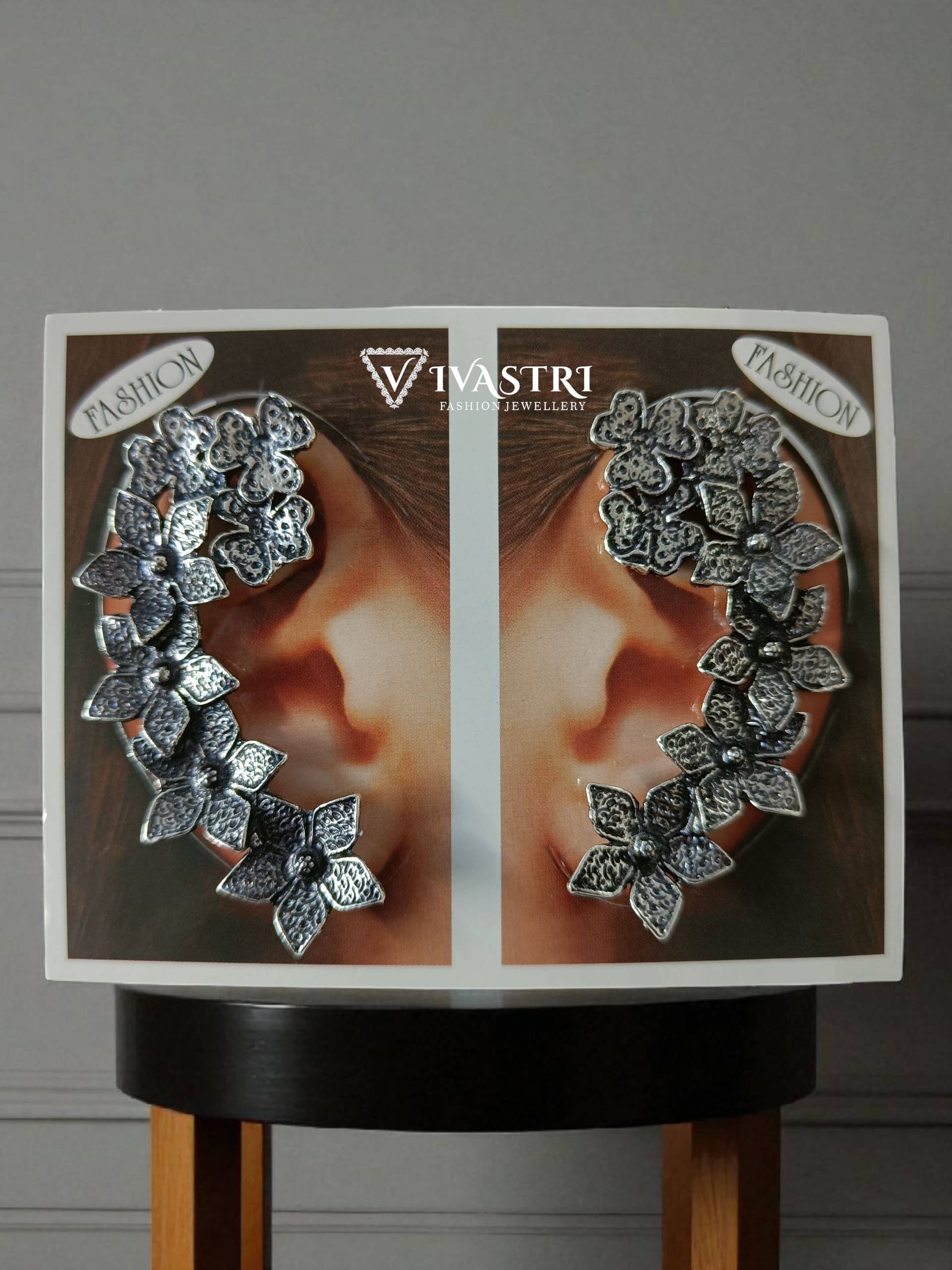     			VIVASTRI Silver EarCuff Earrings ( Pack of 1 )