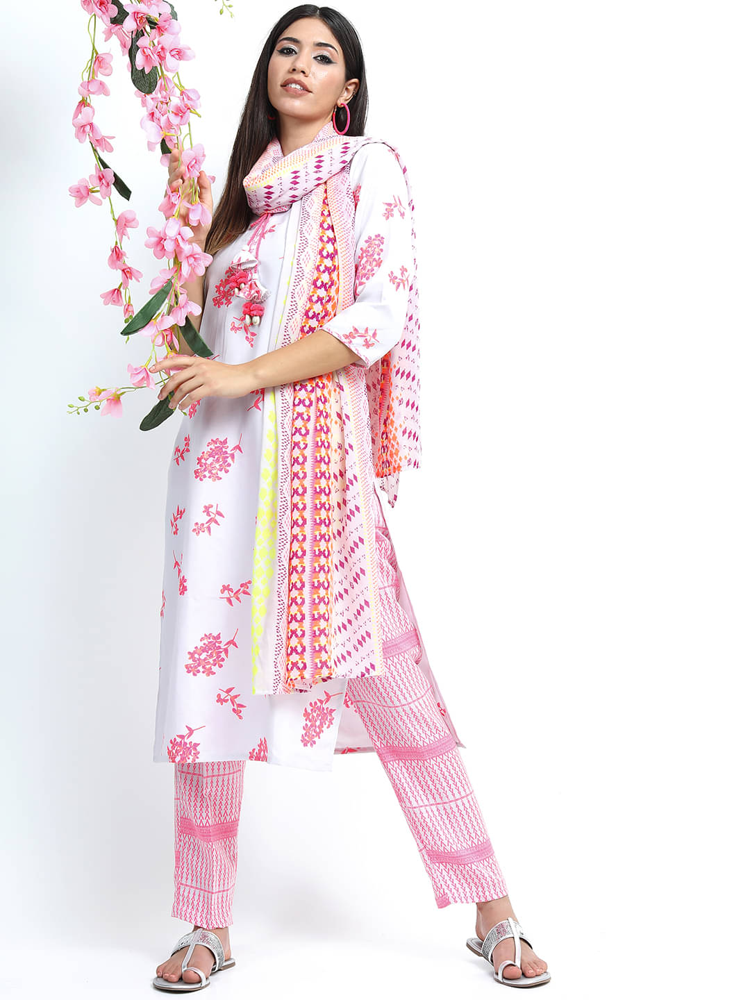 Vishudh Women Viscose Printed Straight Kurti With Pants ( Multicolor ) Vishudh Women Viscose Printed Straight Kurti With Pants ( Multicolor )