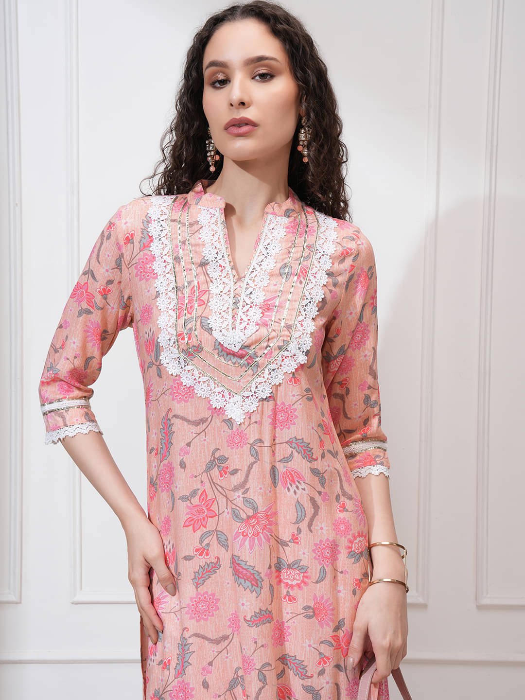     			Vishudh Women Viscose Printed Straight Kurti With Pants ( Pink )