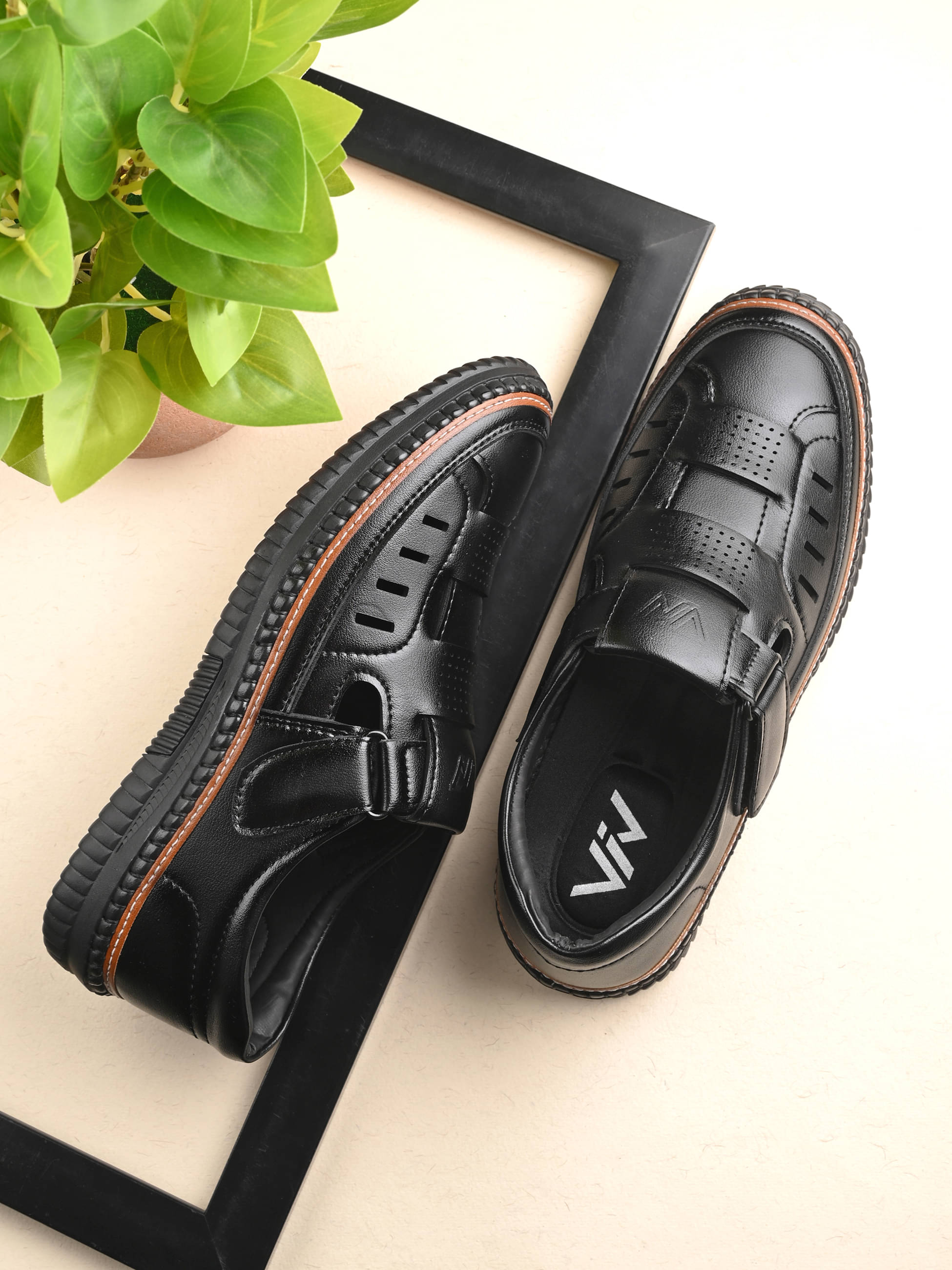    			viv - Black Men's Sandals