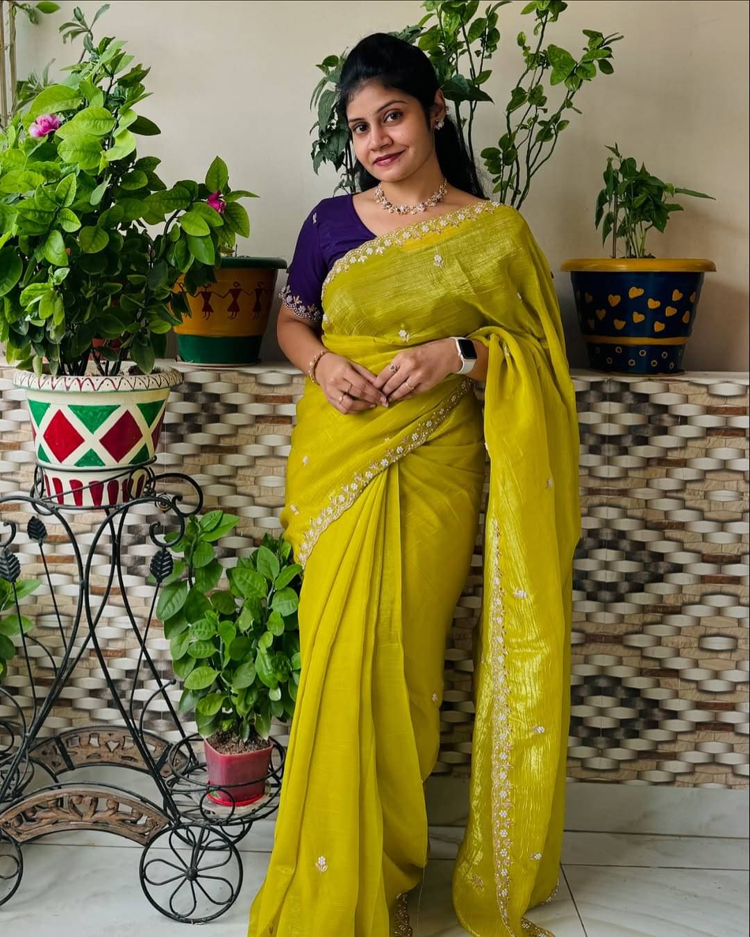 Kandora Jimmy Choo Embellished Chanderi saree With Unstitched Blouse Piece ( Yellow ) Kandora Jimmy Choo Embellished Chanderi saree With Unstitched Blouse Piece ( Yellow )