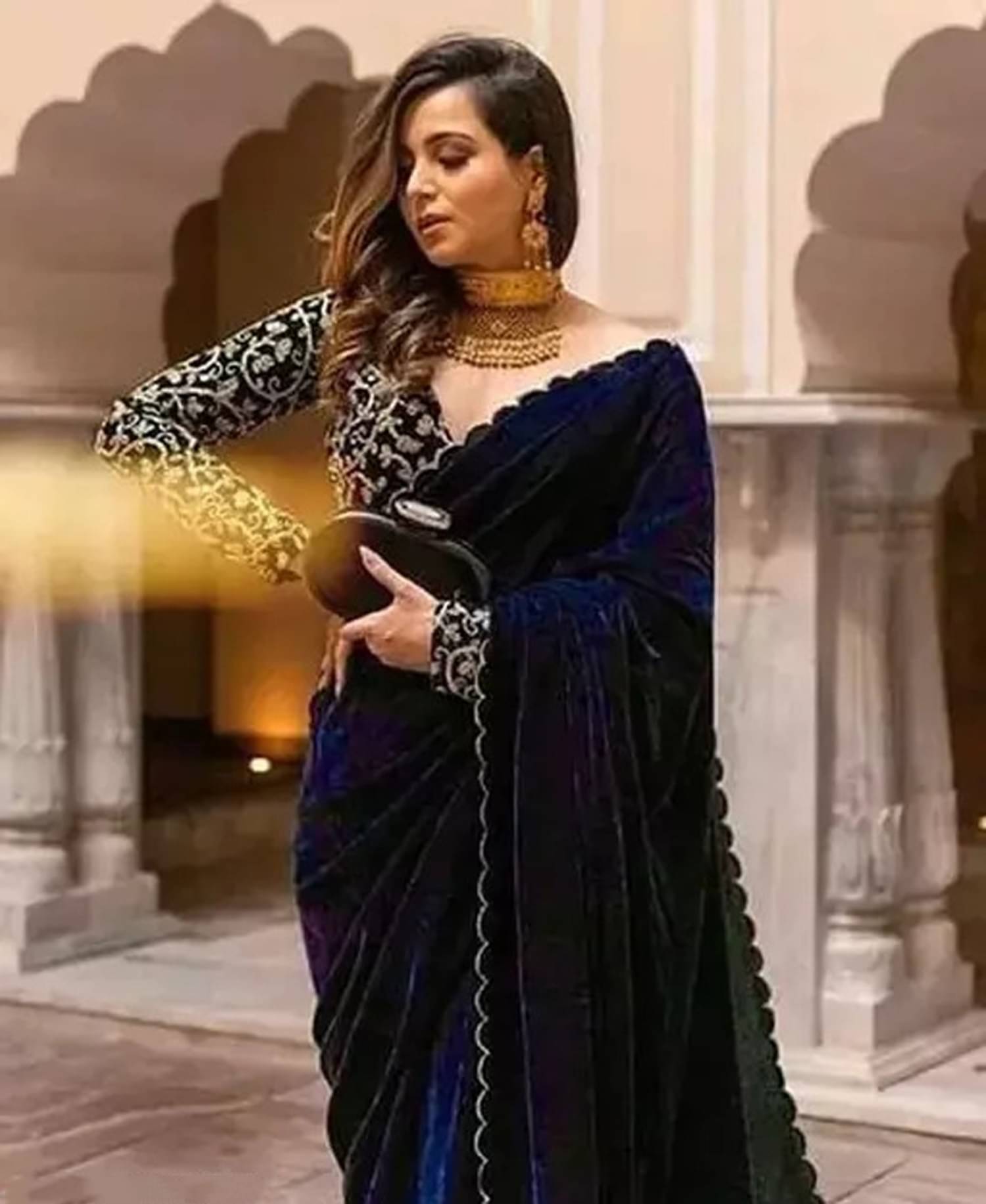 Apnisha Velvet Embroidered Regular Saree With Unstitched Blouse Piece ( Navy Blue ) Apnisha Velvet Embroidered Regular Saree With Unstitched Blouse Piece ( Navy Blue )
