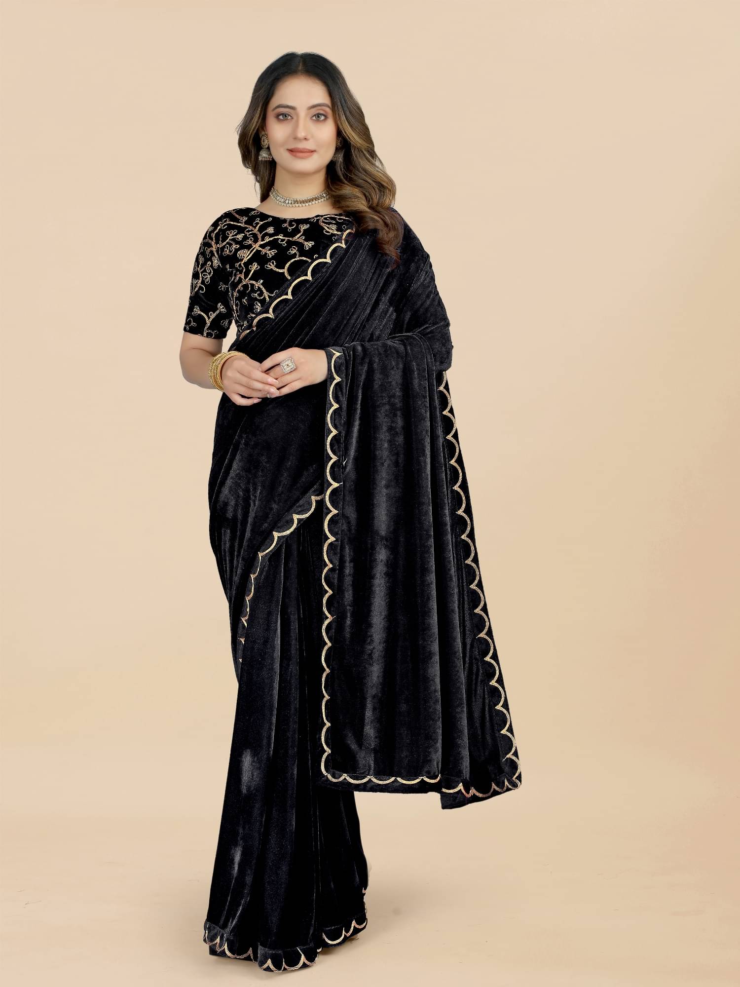 Apnisha Velvet Embroidered Regular Saree With Unstitched Blouse Piece ( Black ) Apnisha Velvet Embroidered Regular Saree With Unstitched Blouse Piece ( Black )
