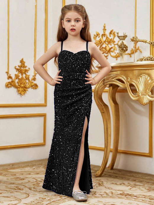     			FOLENNE Velvet Gown For Girls ( Pack of 1 , Black )