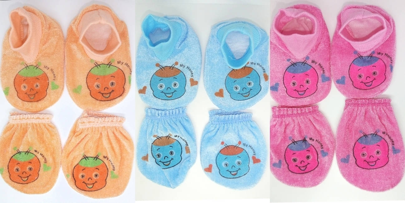 Garcy Pack of 3 Unisex for Baby Velvet Ankle Length Socks ( Multicolor ) Garcy Pack of 3 Unisex for Baby Velvet Ankle Length Socks ( Multicolor )