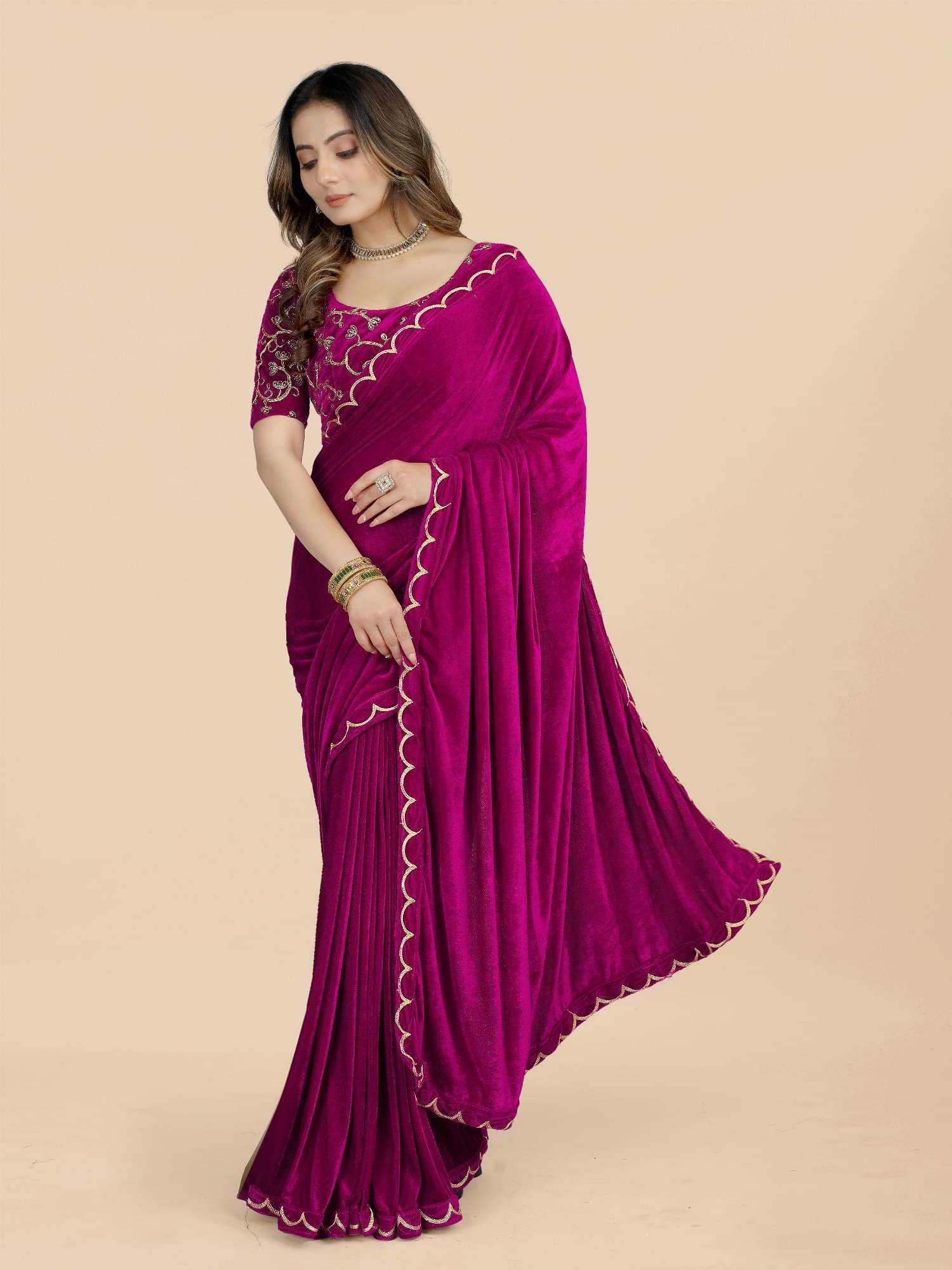 JULEE Velvet Embroidered Regular Saree With Unstitched Blouse Piece ( Wine ) JULEE Velvet Embroidered Regular Saree With Unstitched Blouse Piece ( Wine )