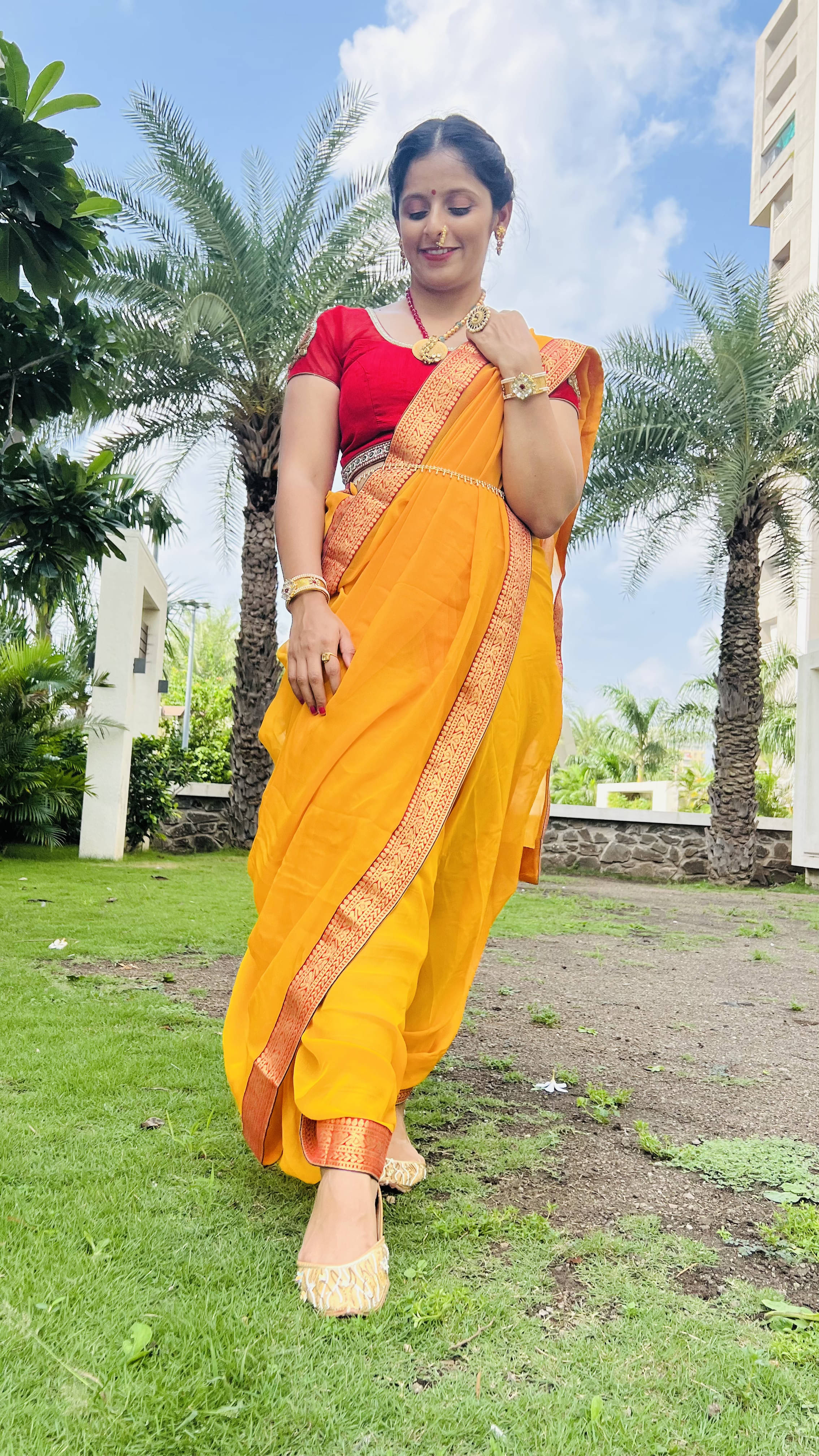 Kashvi Sarees Chiffon Solid Ilkal Saree With Unstitched Blouse Piece ( YELLOW ) Kashvi Sarees Chiffon Solid Ilkal Saree With Unstitched Blouse Piece ( YELLOW )