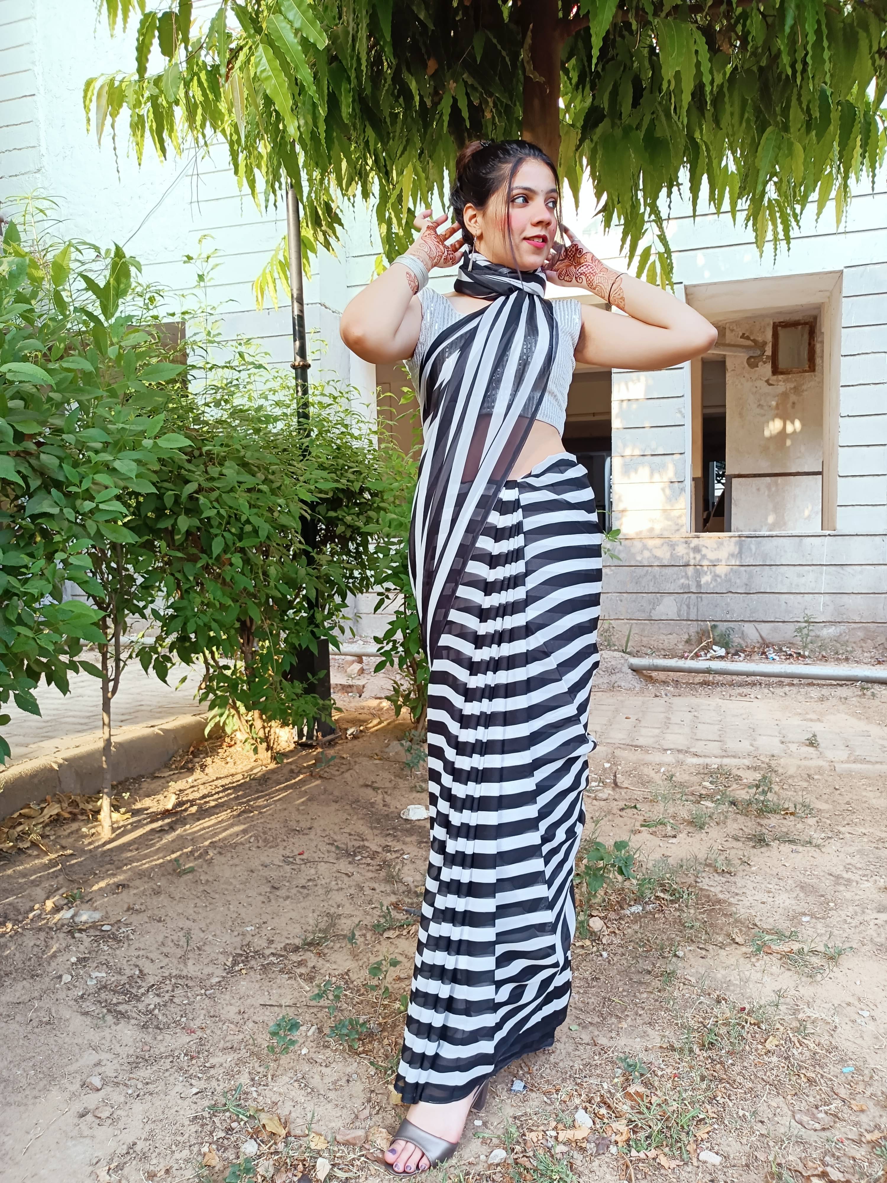     			Kashvi Sarees Georgette Striped Ilkal Saree With Unstitched Blouse Piece ( BLACK )