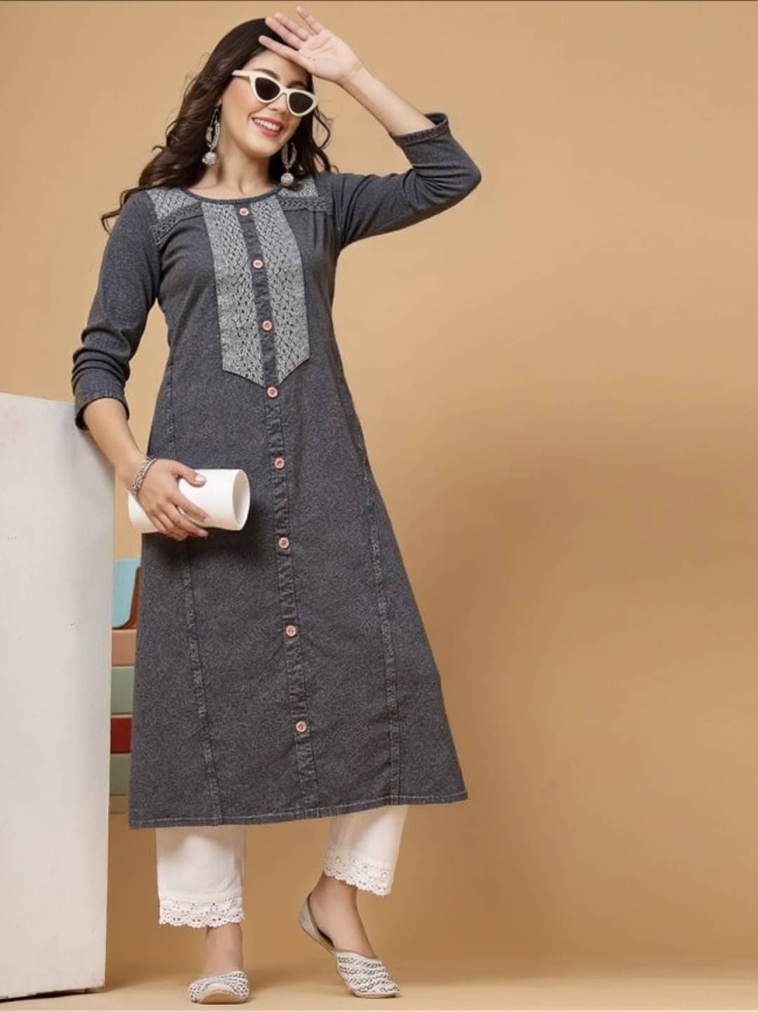     			PLUS PARADISE Women Rayon Embroidered Straight Kurti ( Grey )