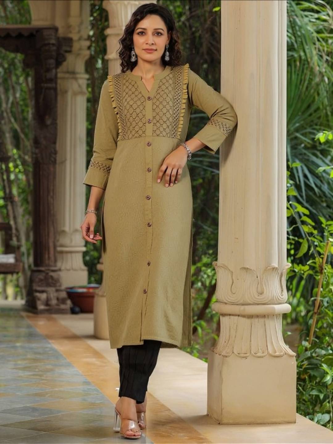     			PLUS PARADISE Women Rayon Embroidered Straight Kurti ( Olive )