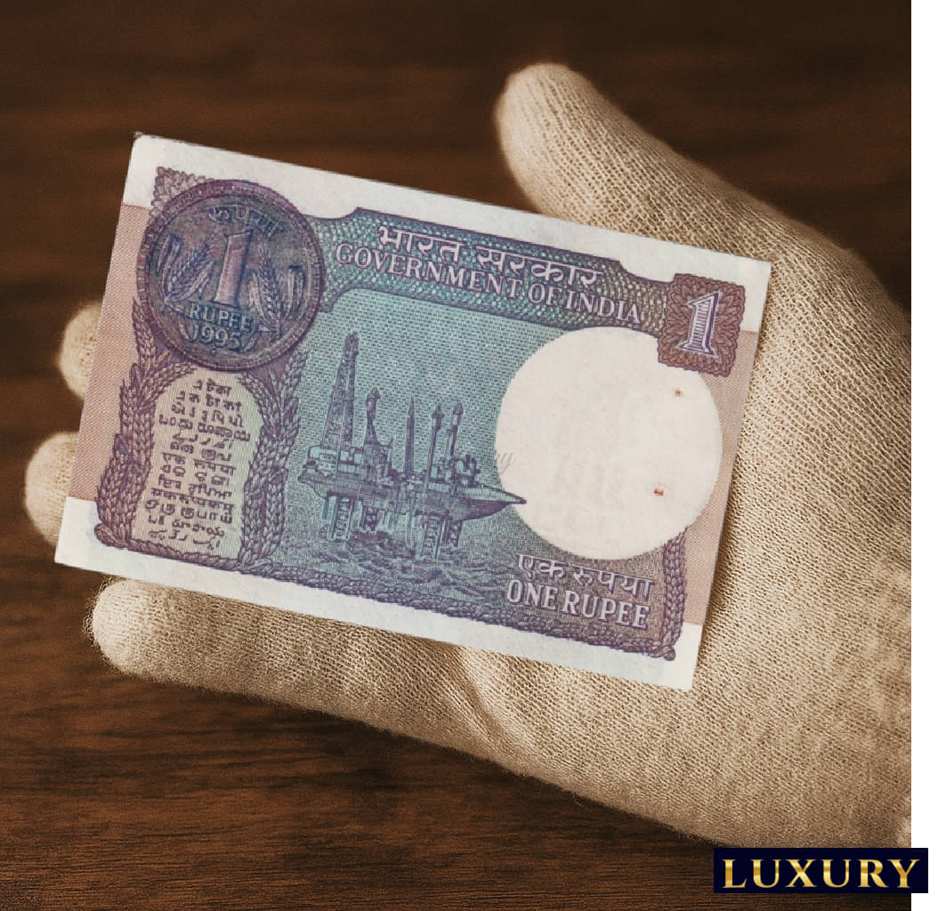     			Rare 1995 Year 1 Rupee Unique old India Very Beautiful old Note