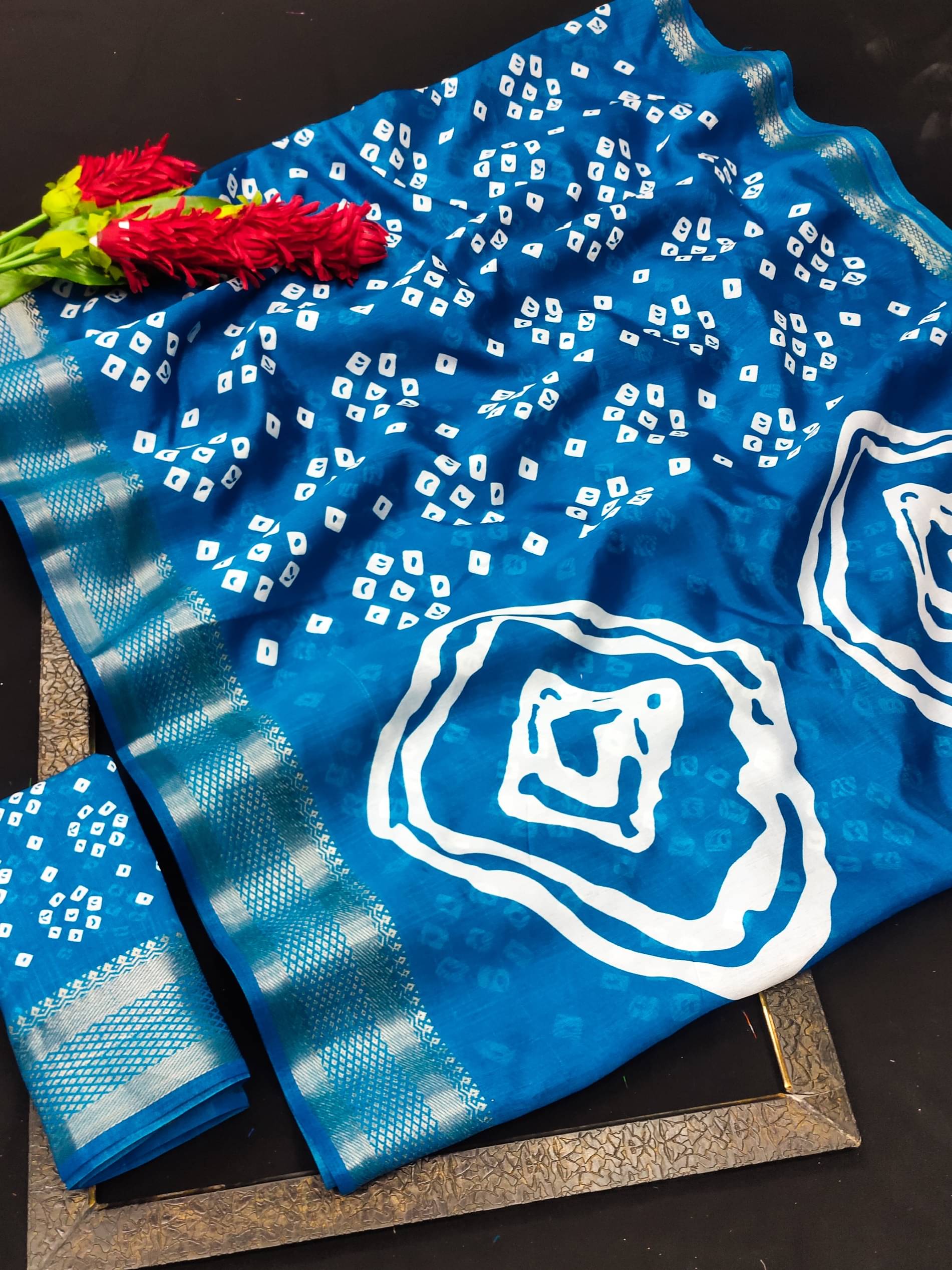 BANDHANI VILLA Cotton Blend Printed Regular Saree With Unstitched Blouse Piece ( Light Blue )     			BANDHANI VILLA Cotton Blend Printed Regular Saree With Unstitched Blouse Piece ( Light Blue )