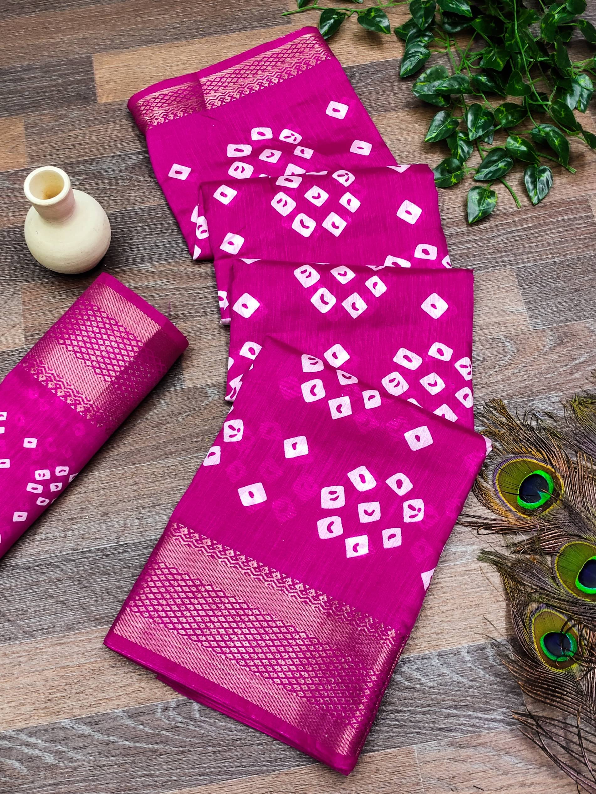     			BANDHANI VILLA Cotton Blend Printed Regular Saree With Unstitched Blouse Piece ( Pink )