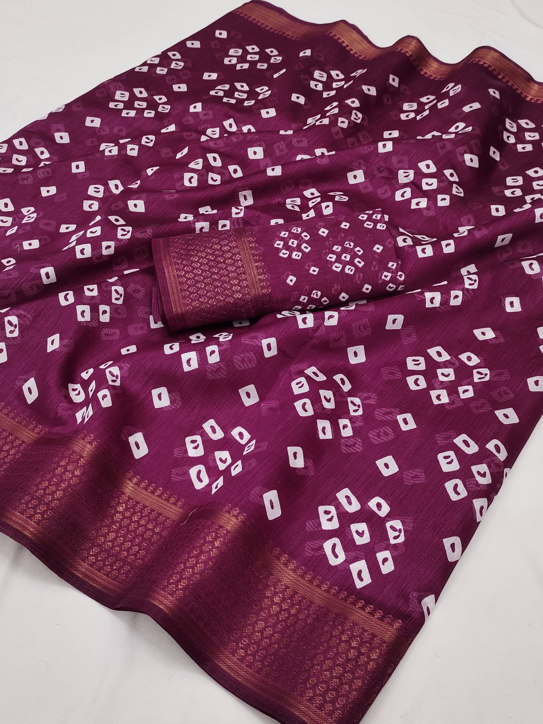     			BANDHANI VILLA Cotton Blend Printed Regular Saree With Unstitched Blouse Piece ( Wine )