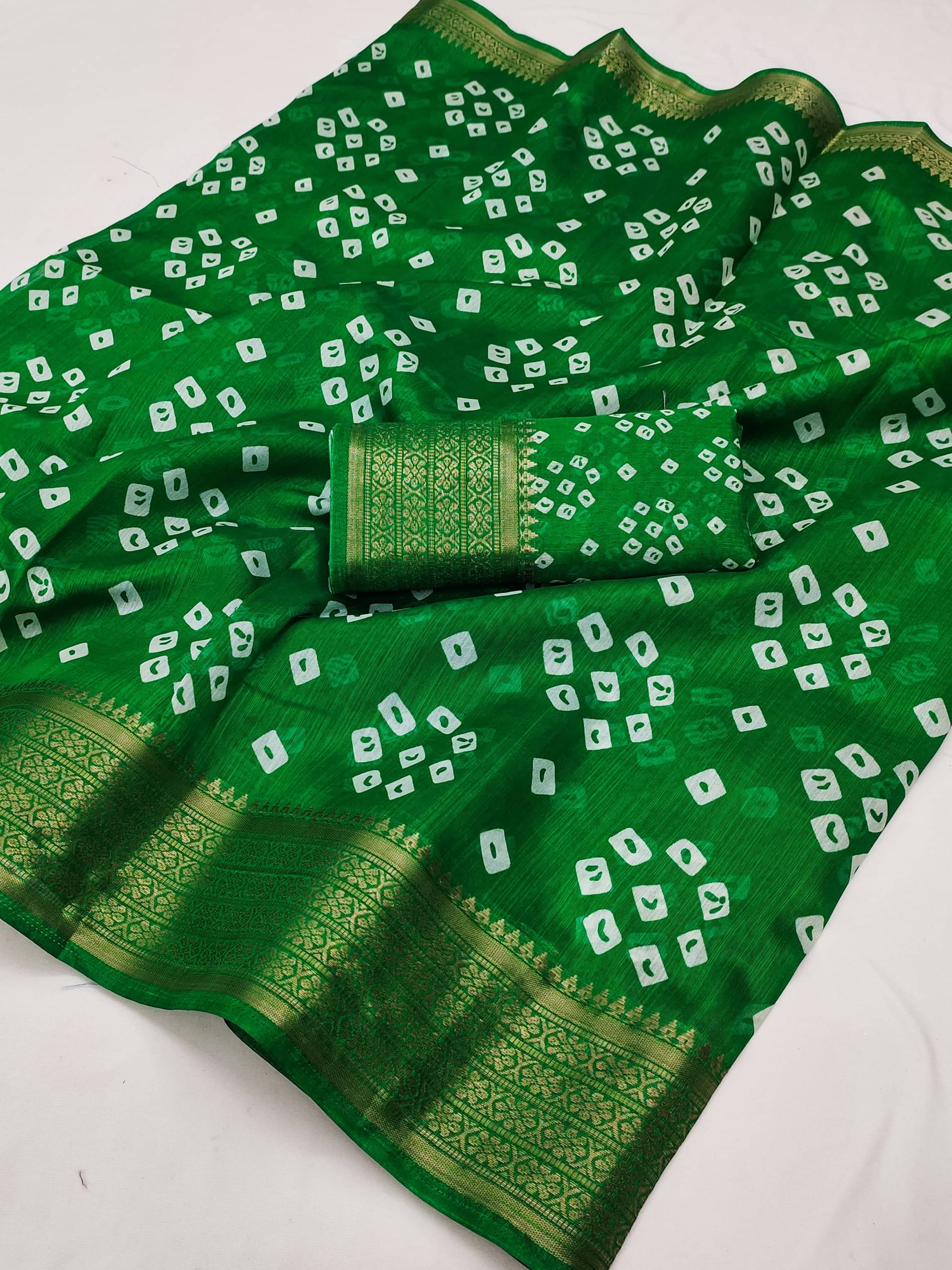 BANDHANI VILLA Cotton Blend Printed Regular Saree With Unstitched Blouse Piece ( Green )     			BANDHANI VILLA Cotton Blend Printed Regular Saree With Unstitched Blouse Piece ( Green )
