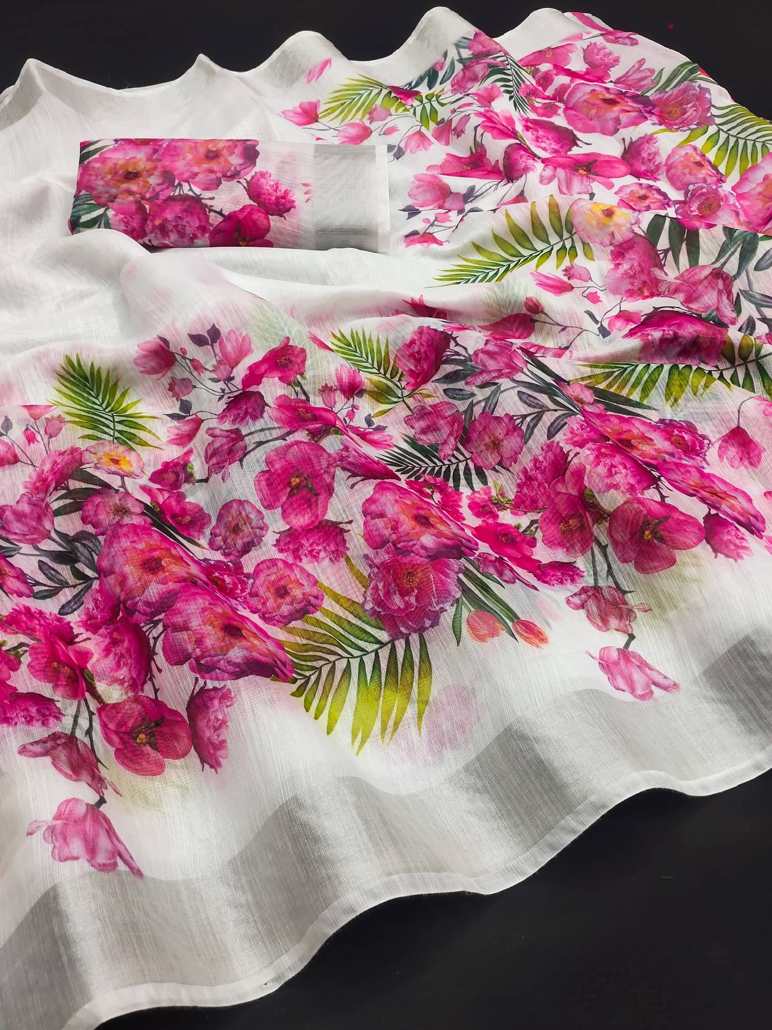BANDHANI VILLA Linen Printed Regular Saree With Unstitched Blouse Piece ( White ) BANDHANI VILLA Linen Printed Regular Saree With Unstitched Blouse Piece ( White )