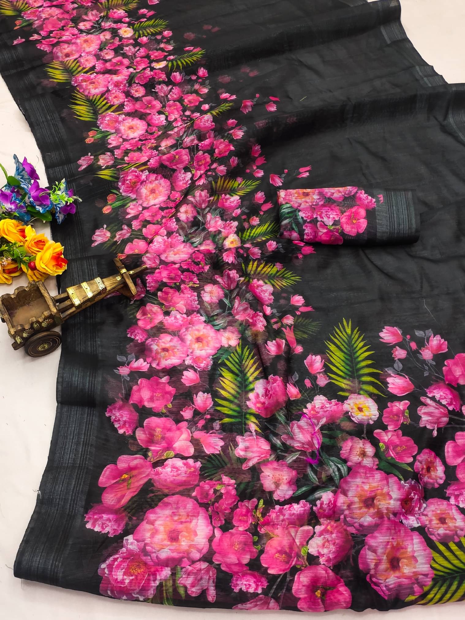     			BANDHANI VILLA Linen Printed Regular Saree With Unstitched Blouse Piece ( Black )