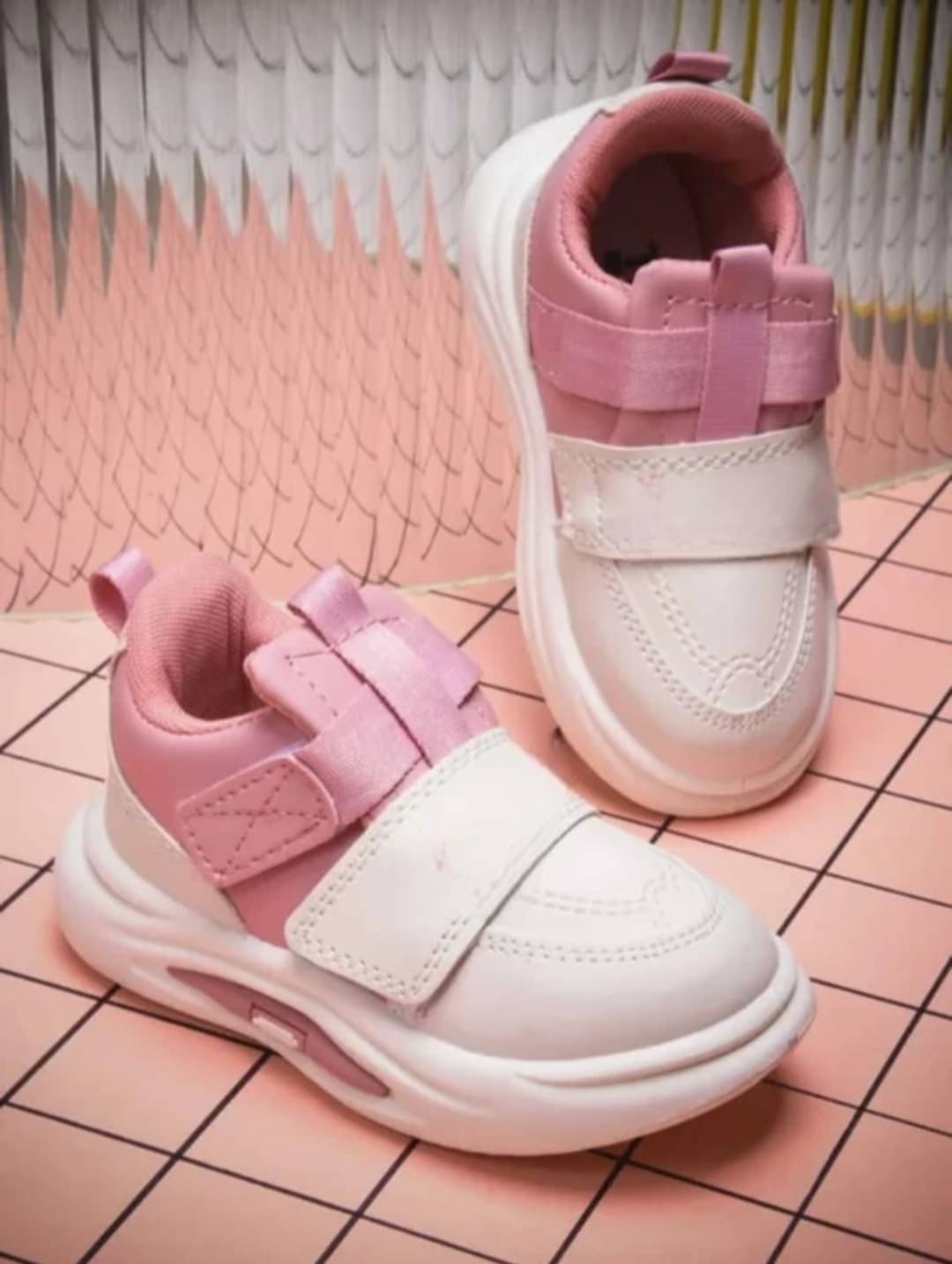     			ICONIC ME - Multicolor Girl's Sneakers ( 1 Pair )