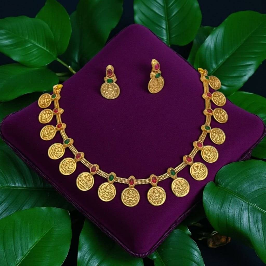     			LITRIK Multi Color Copper Necklace Set ( Pack of 1 )