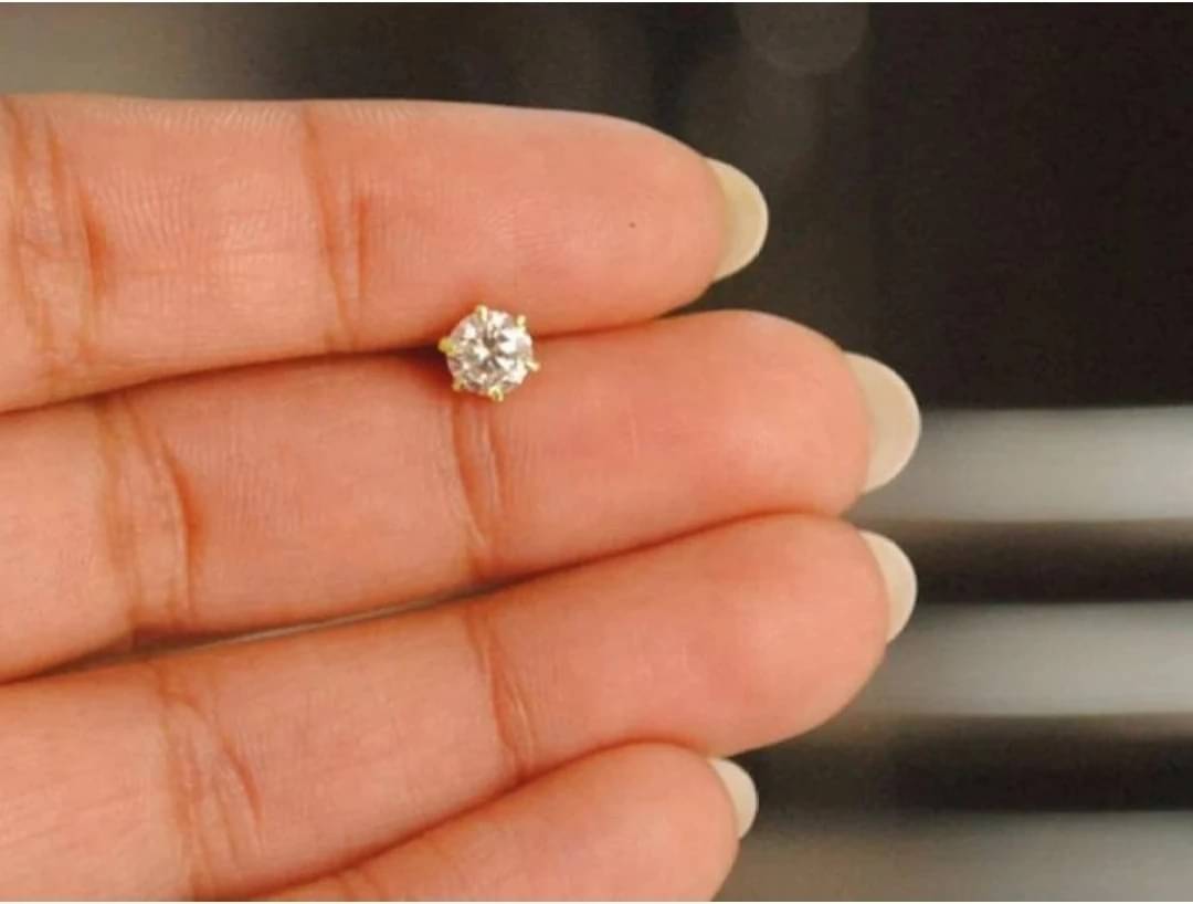 RENU CREATION Diamond Gold-plated Plated Alloy Nose Stud () RENU CREATION Diamond Gold-plated Plated Alloy Nose Stud ()