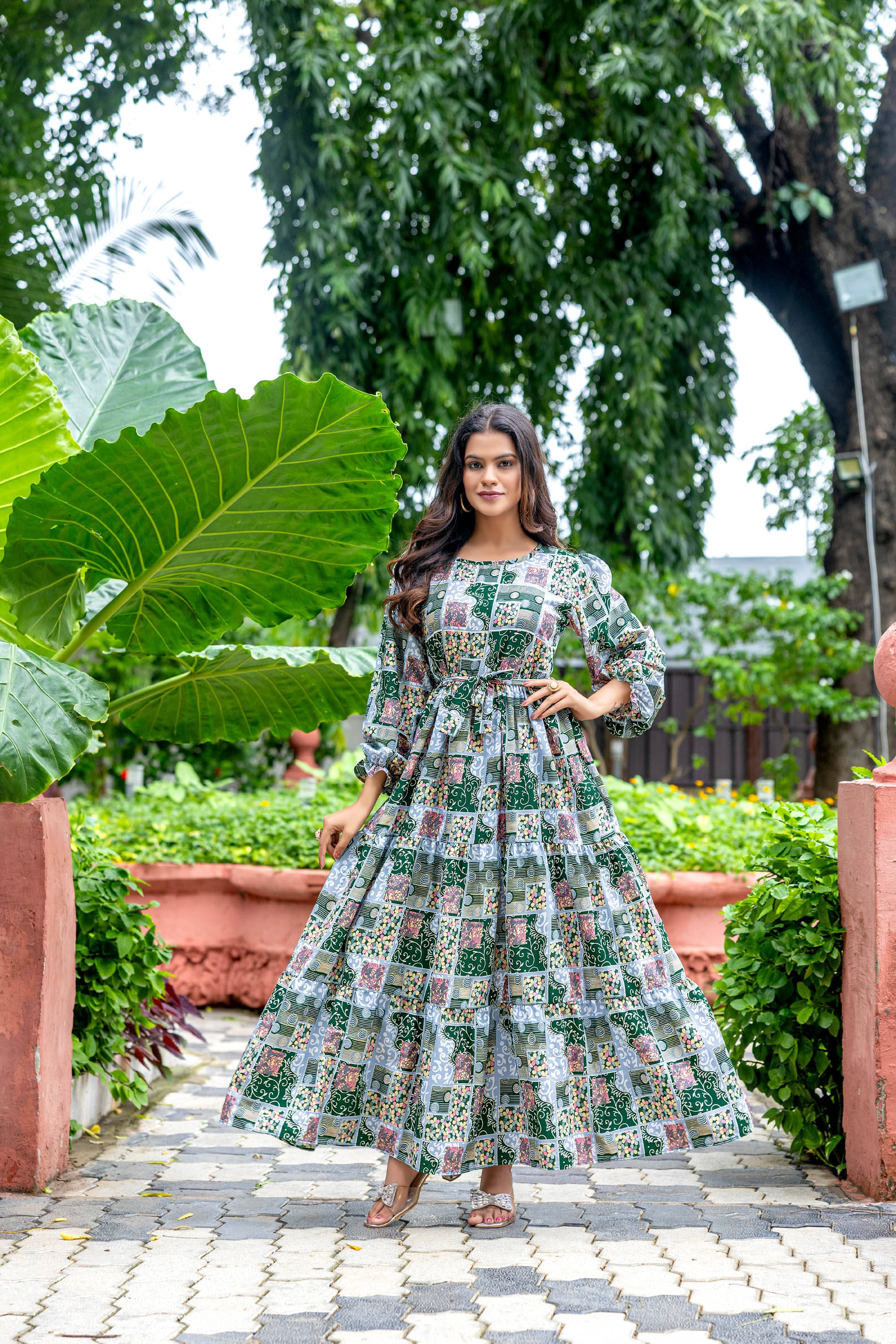     			SARINKU Women Crepe Printed Ethnic Dress ( Green )