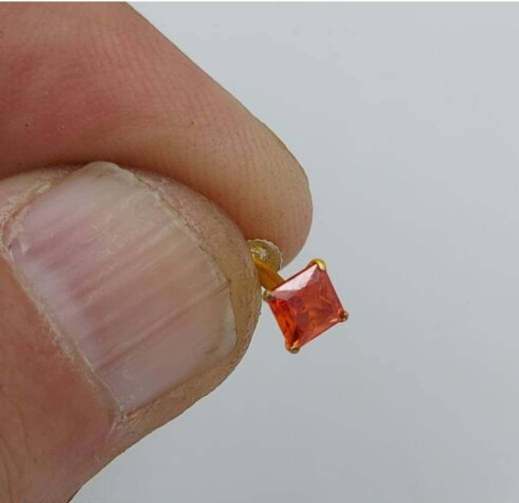     			TulipMash Gold-plated Plated Brass Nose Stud ()