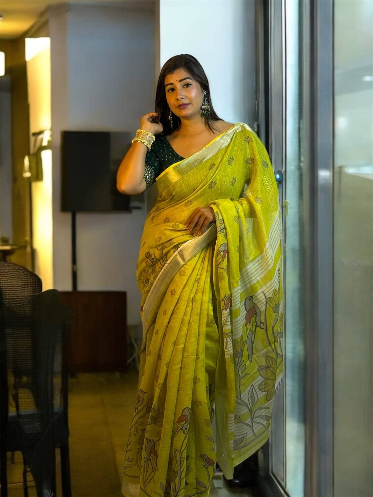 VTEXX Linen Printed Regular Saree With Unstitched Blouse Piece ( Yellow ) VTEXX Linen Printed Regular Saree With Unstitched Blouse Piece ( Yellow )