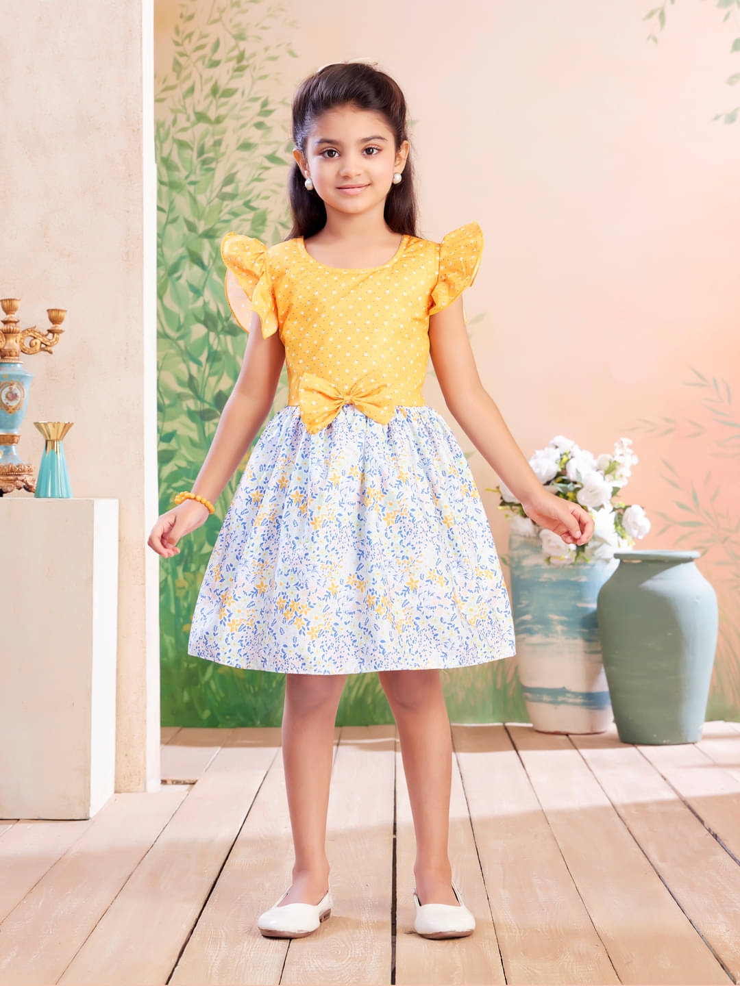 Aarika Cotton Blend Frock For Girls ( Pack of 1 , Gold )     			Aarika Cotton Blend Frock For Girls ( Pack of 1 , Gold )