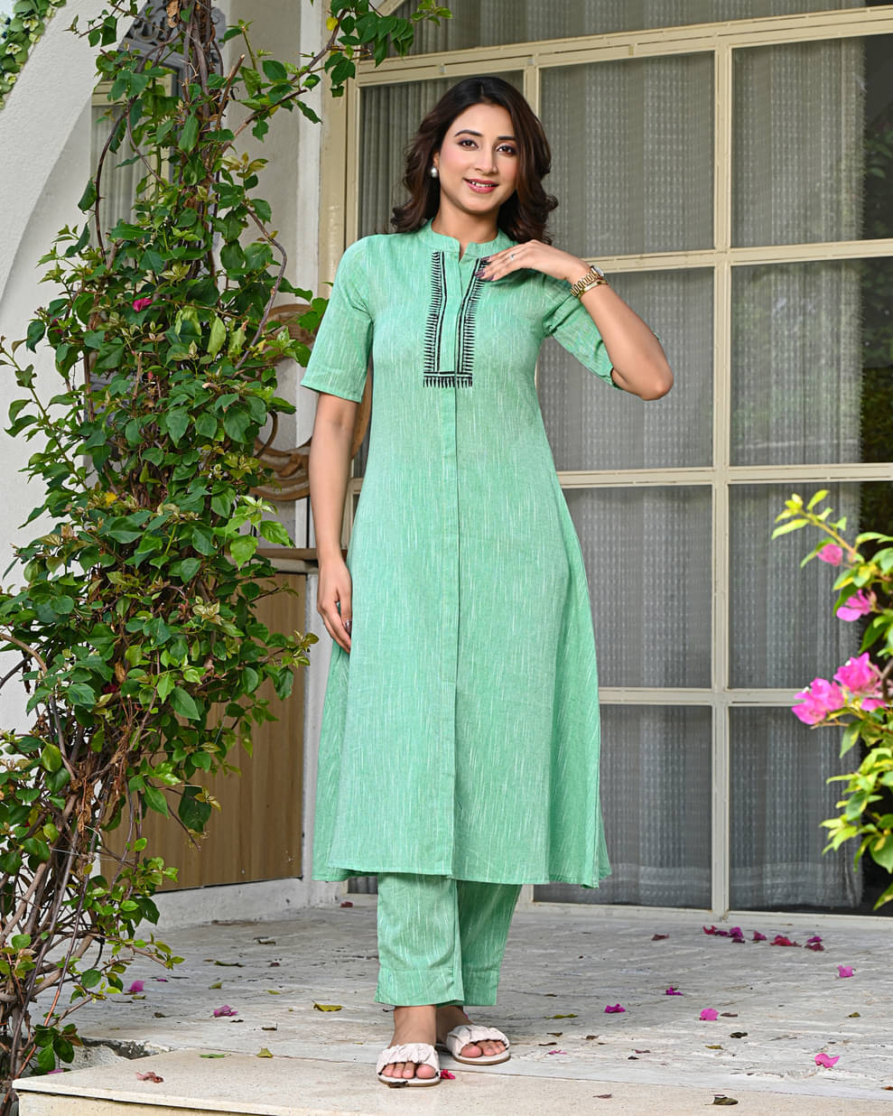     			Ayan Women Cotton Printed A-line Kurti With Pants ( Light Green )