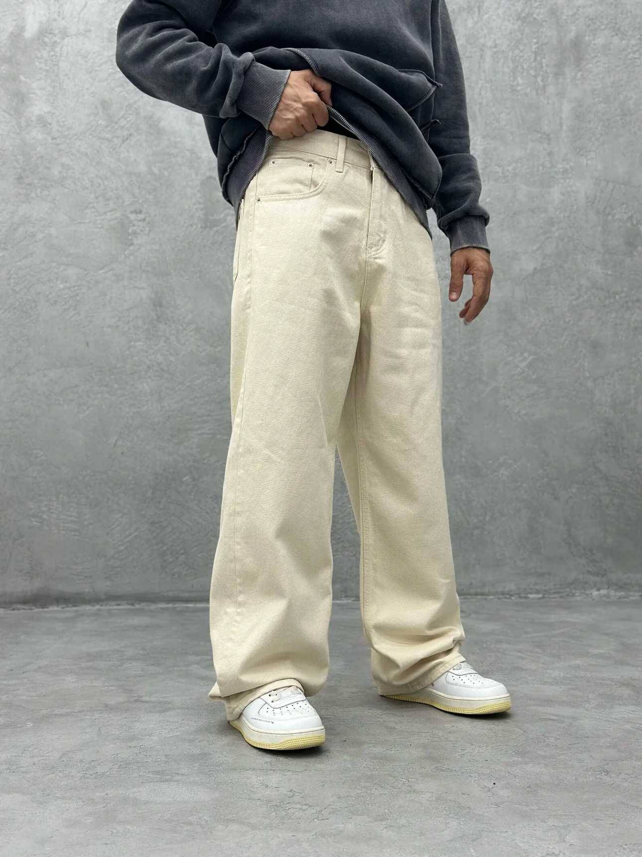 WOOMNY Basic Men's Jeans - Cream ( Pack of 1 ) WOOMNY Basic Men's Jeans - Cream ( Pack of 1 )