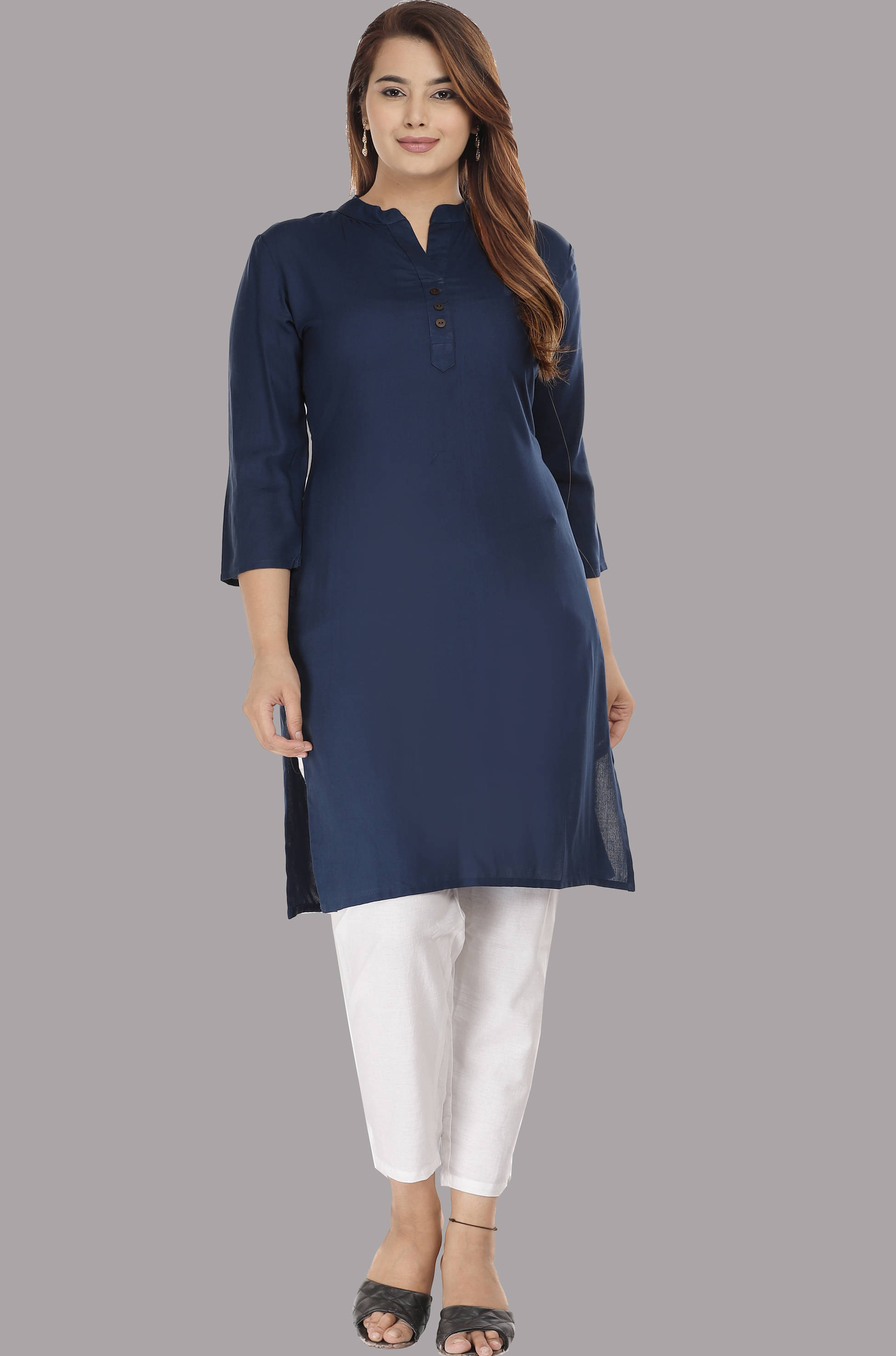     			ravishree Women Rayon Solid Straight Kurti ( Navy )
